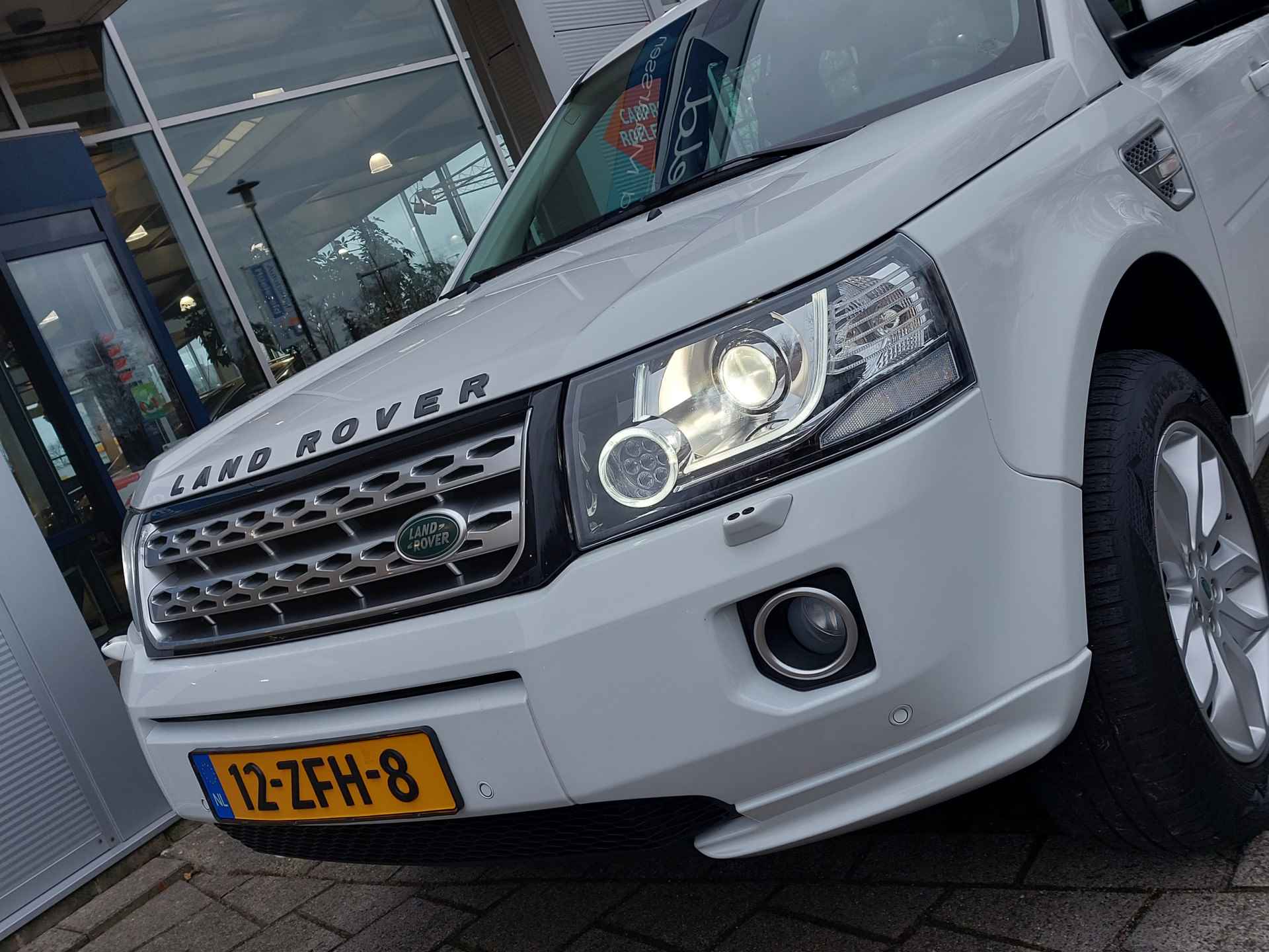 Land Rover Freelander 2.0 Si4 241pk 4WD Automaat SE Prestige | Origineel NL | Navi | Xenon | Clima | Cruise | Leder | Meridian Sound | Stoelverwarming | Pdc V+A | Licht+Regensensor | 17''lm | Trekhaak - 42/46