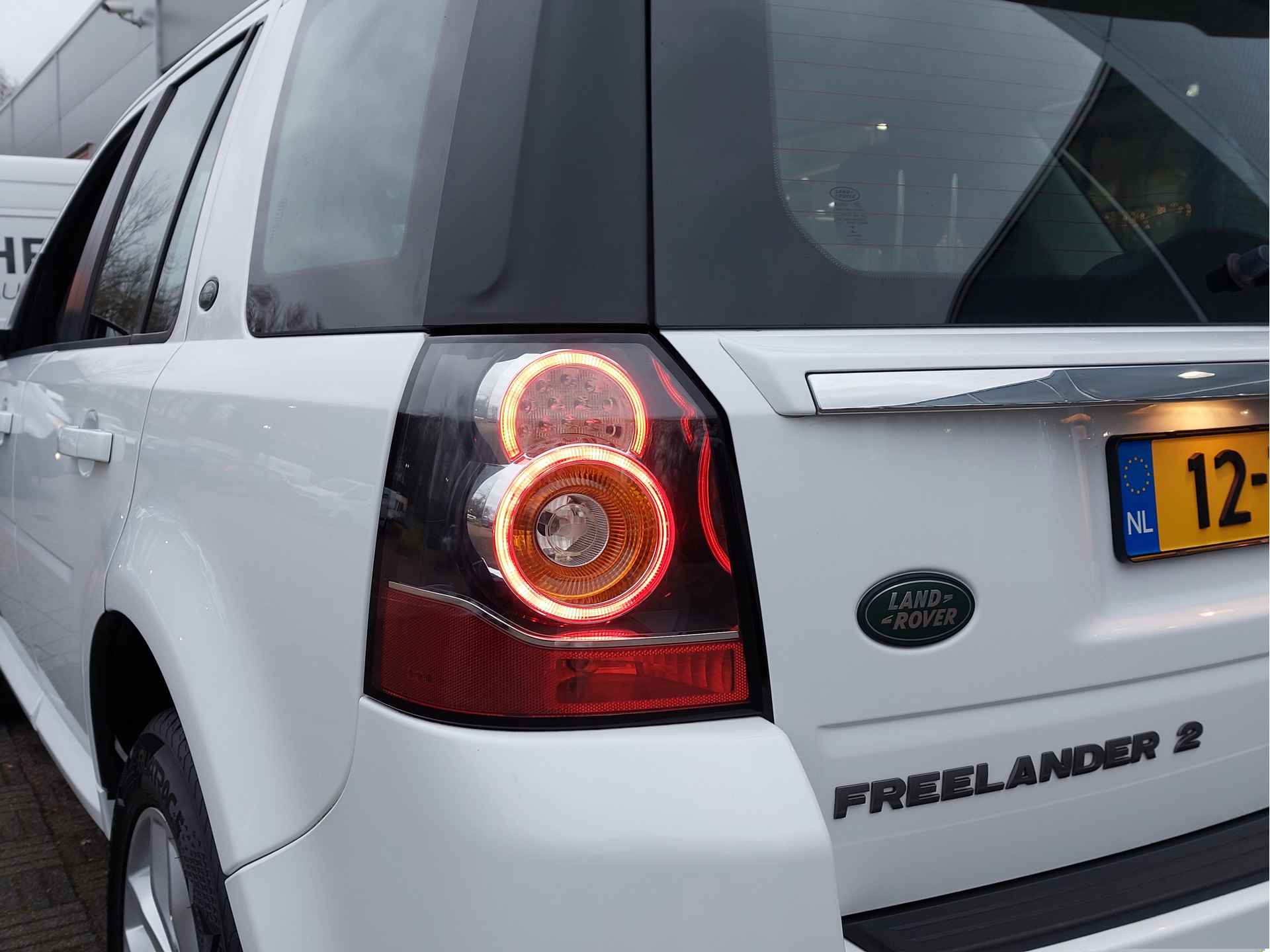 Land Rover Freelander 2.0 Si4 241pk 4WD Automaat SE Prestige | Origineel NL | Navi | Xenon | Clima | Cruise | Leder | Meridian Sound | Stoelverwarming | Pdc V+A | Licht+Regensensor | 17''lm | Trekhaak - 45/46