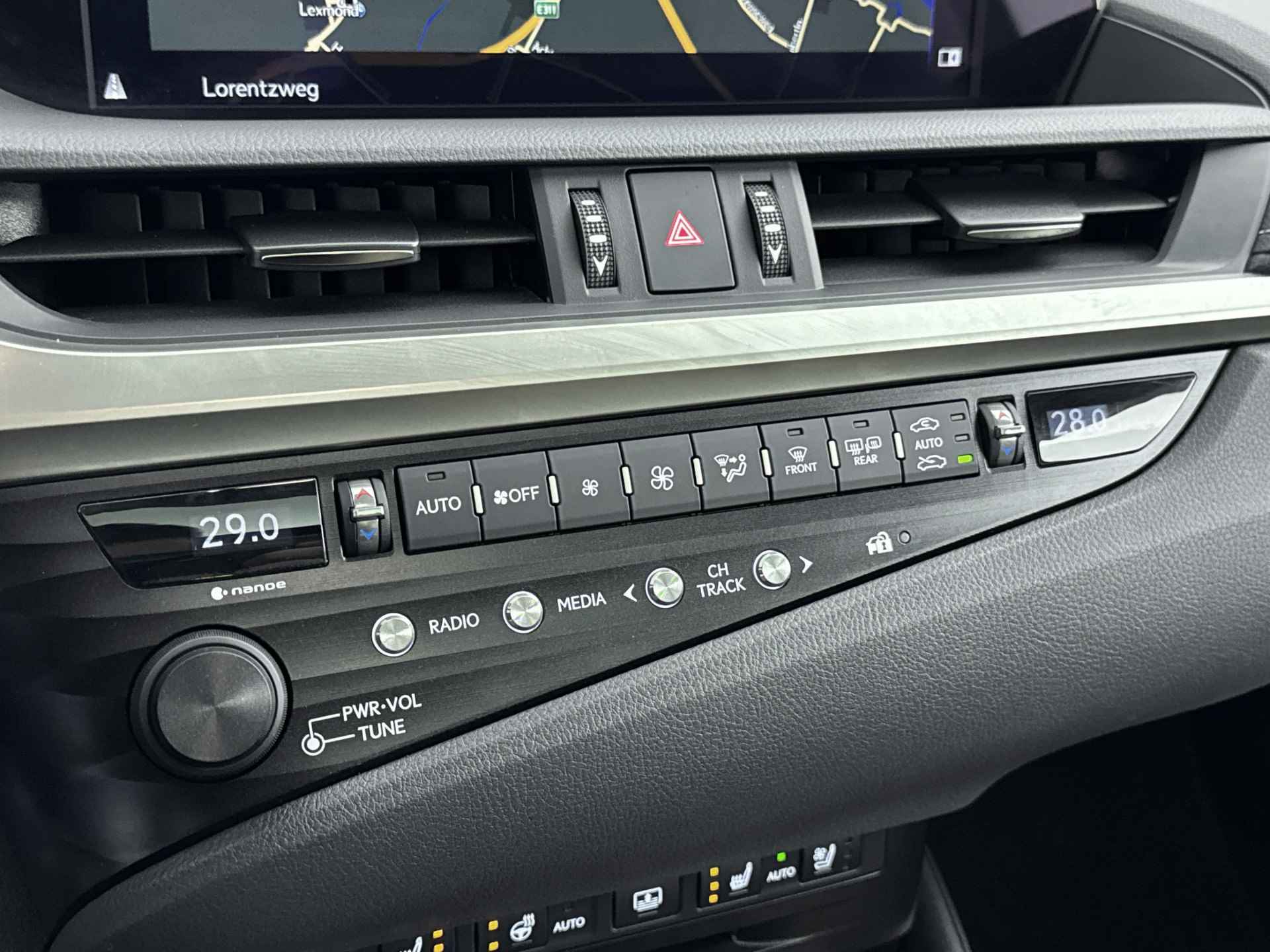 Lexus ES 300h President Line | Mark Levinson | Head Up Display | Stoel koeling | - 11/41