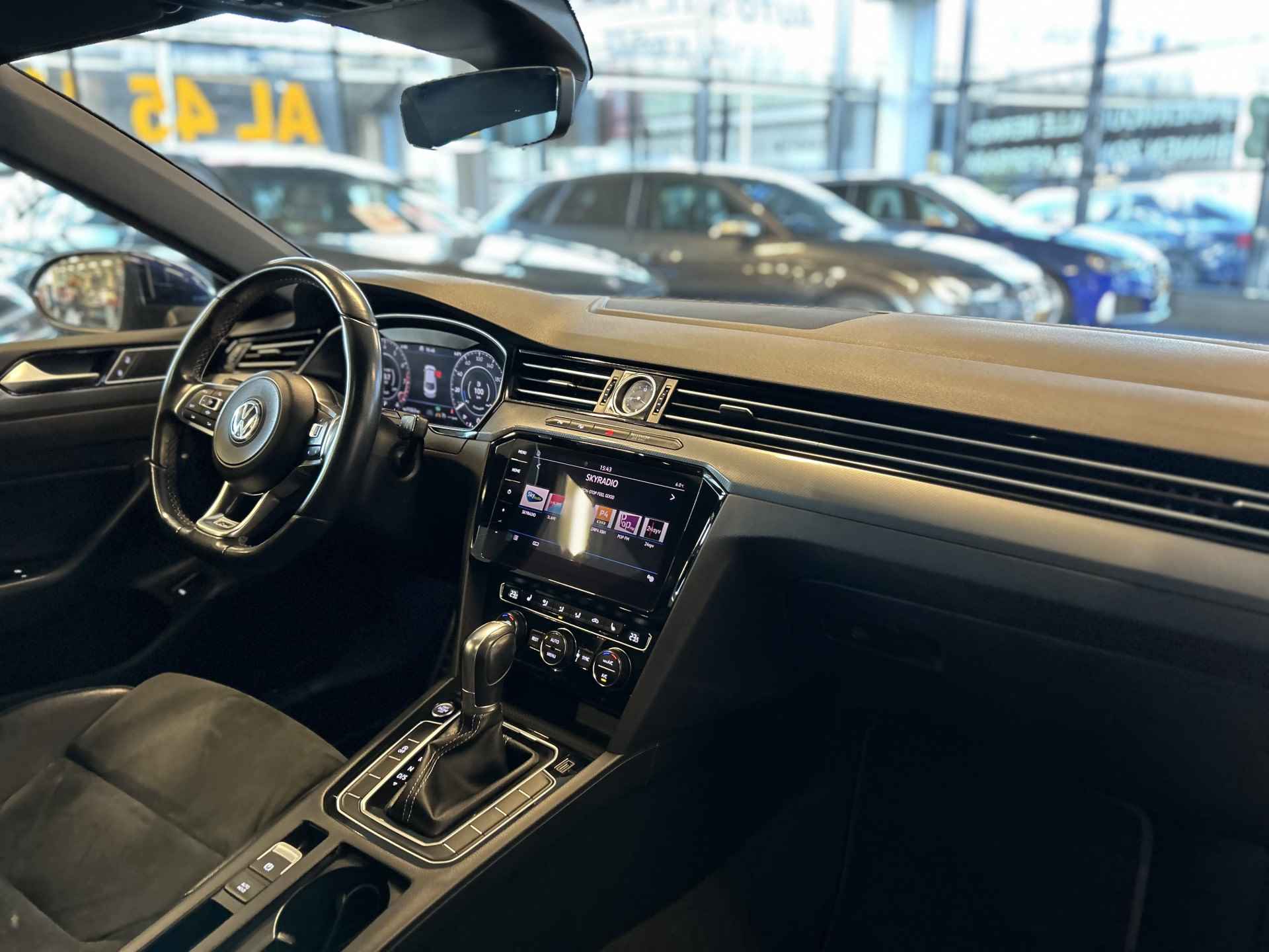 Volkswagen Arteon 2.0 TSI Business 3X R-Line | Panoramadak | Alcantara/Lederen bekleding | Digital dashboard | Adaptieve cruise control | Keyless - 2/41