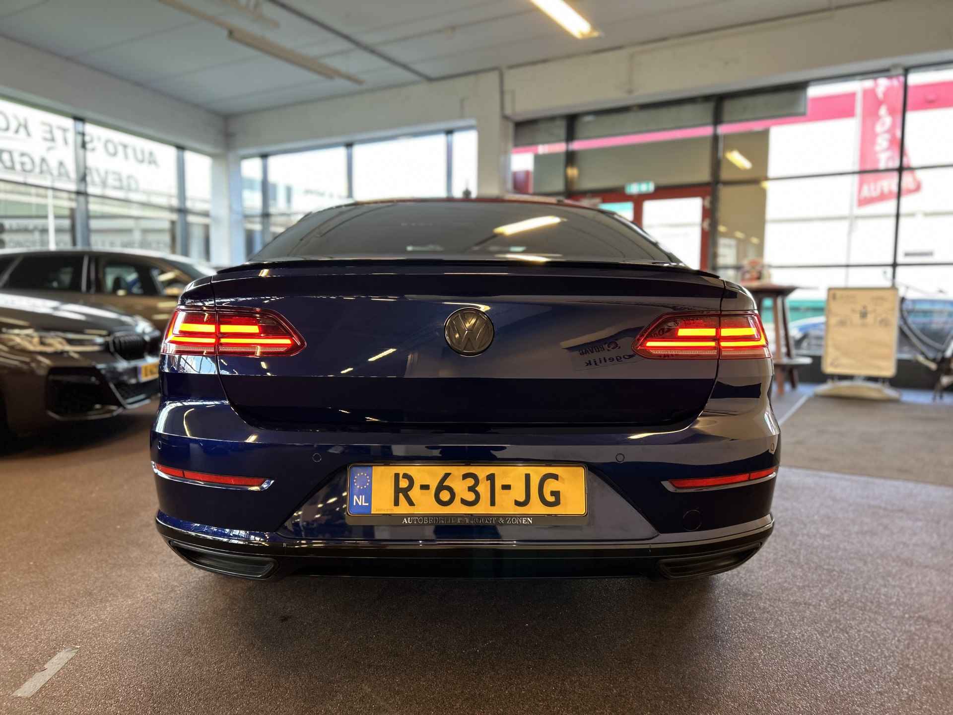 Volkswagen Arteon 2.0 TSI Business 3X R-Line | Panoramadak | Alcantara/Lederen bekleding | Digital dashboard | Adaptieve cruise control | Keyless - 32/41