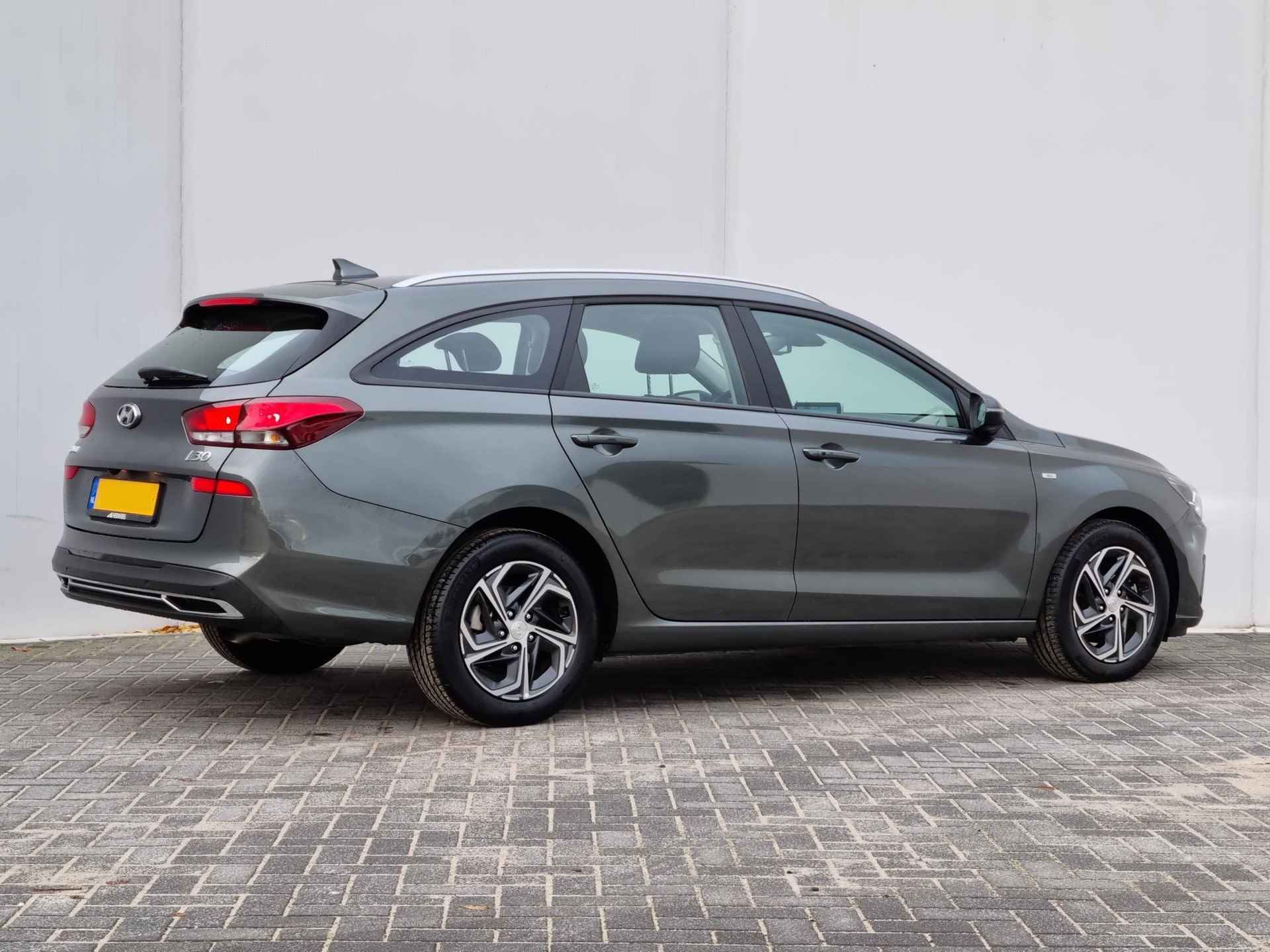 Hyundai i30 Wagon 1.0 T-GDi MHEV Comfort Smart Automaat / Private Lease Vanaf €629,- / Navigatie / Android Auto & Apple Carplay / - 3/42