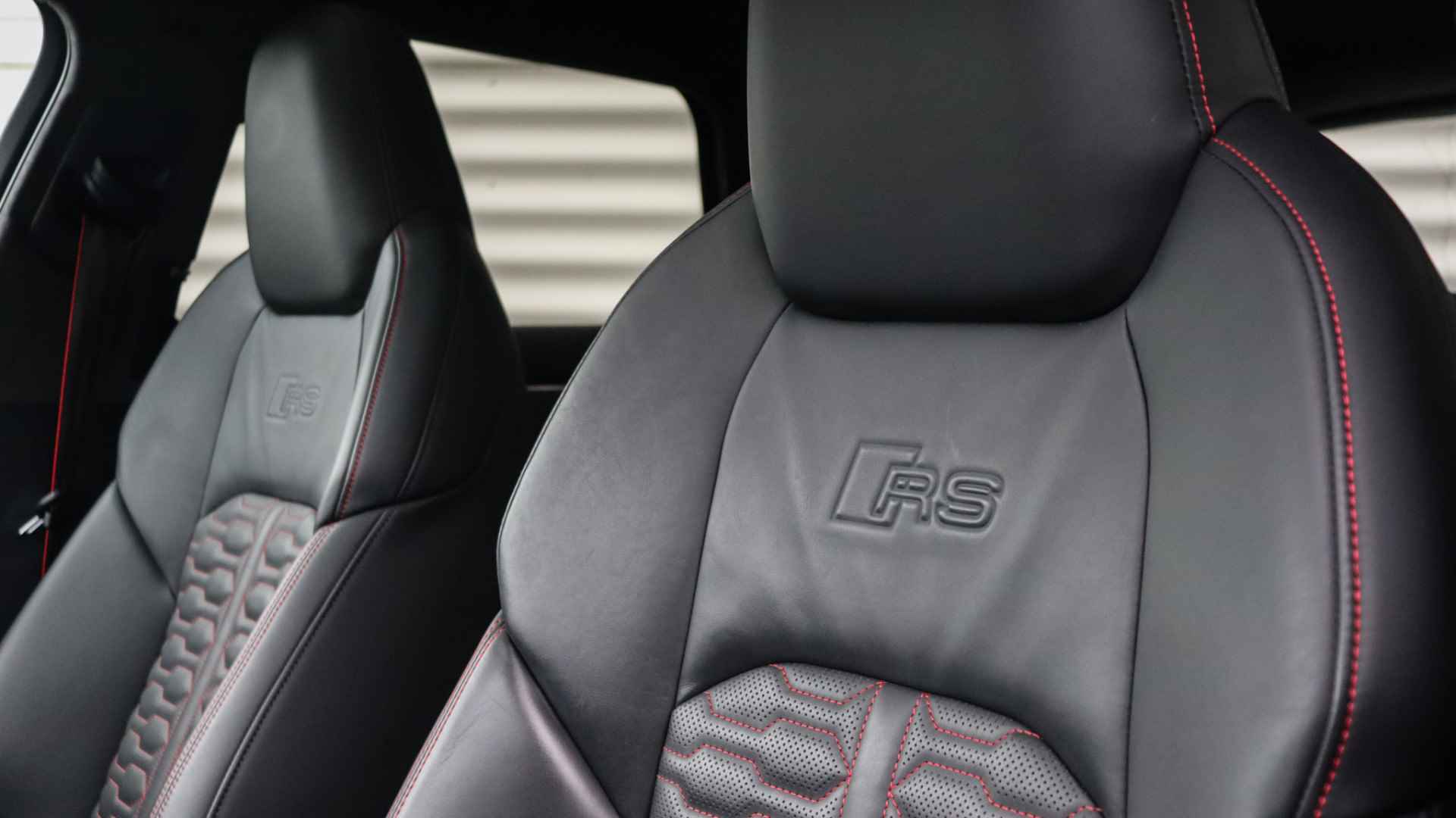 Audi RS6 Avant 4.0 TFSI quattro | RS Dynamic plus | Akrapovic | B&O 3D | Stoelventilatie | Panoramadak | Keramisch | - 13/37