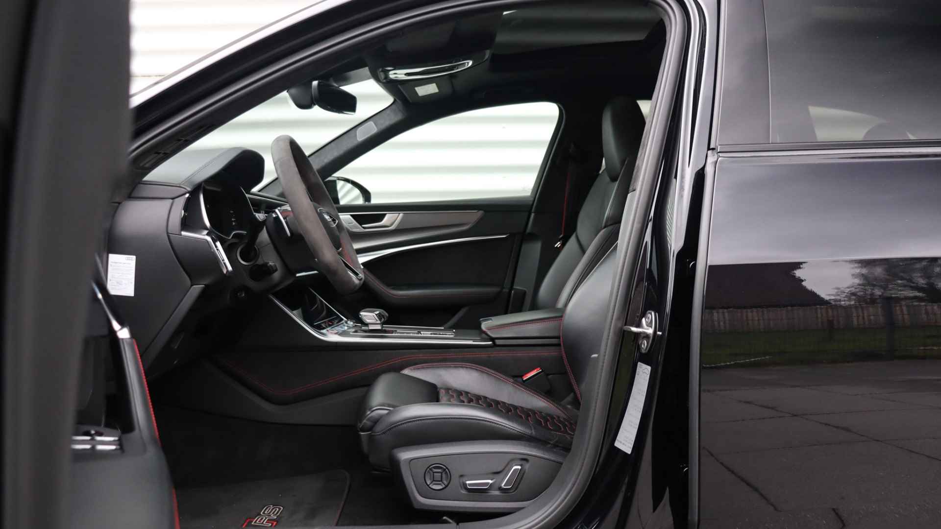 Audi RS6 Avant 4.0 TFSI quattro | RS Dynamic plus | Akrapovic | B&O 3D | Stoelventilatie | Panoramadak | Keramisch | - 27/37