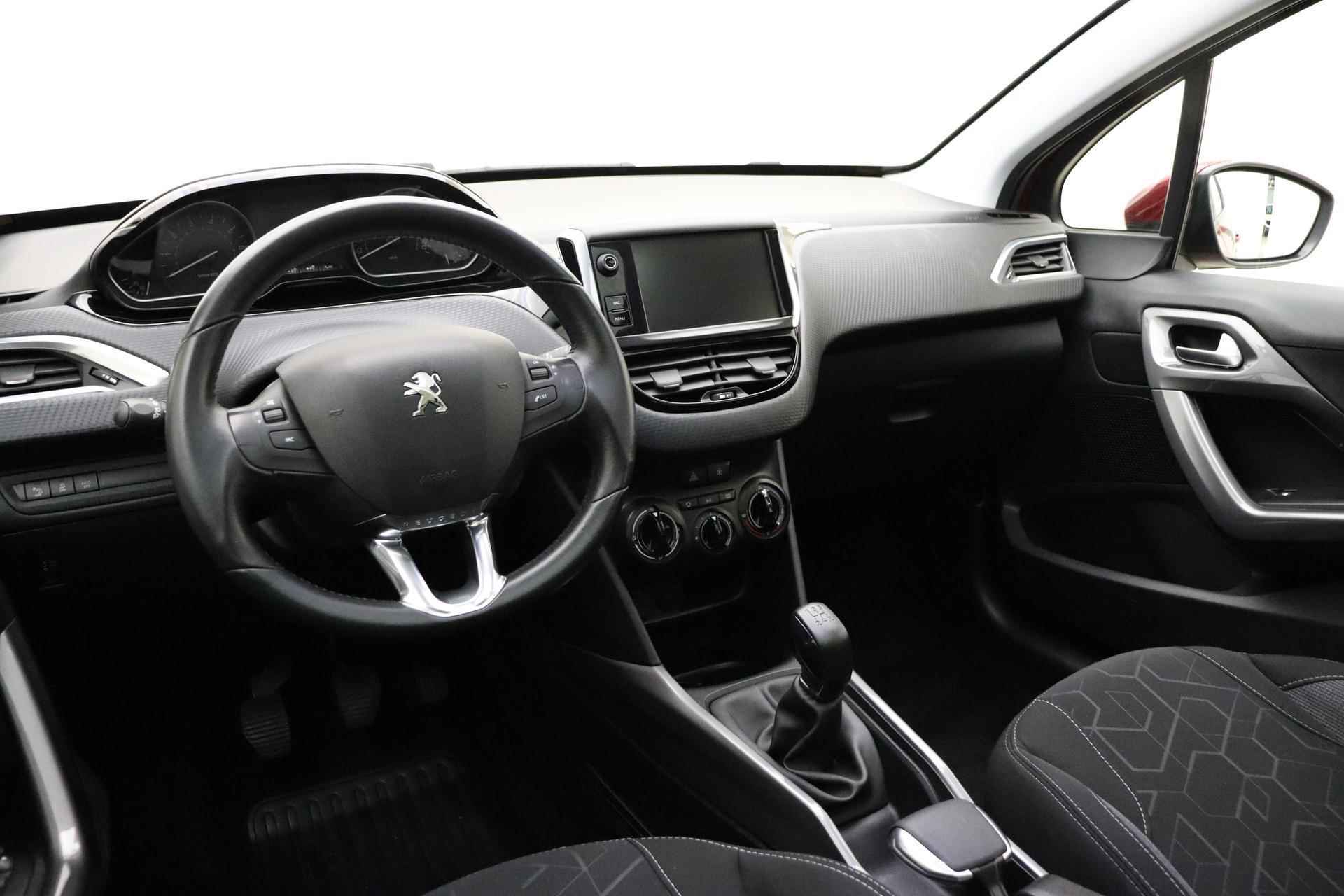 Peugeot 2008 1.2 PureTech Blue Lion 110 PK | Handgeschakeld | Trekhaak | Panorama dak | Airco | Cruise Control | Elektrische ramen | Navigatie | Radio / Bluetooth - 8/31