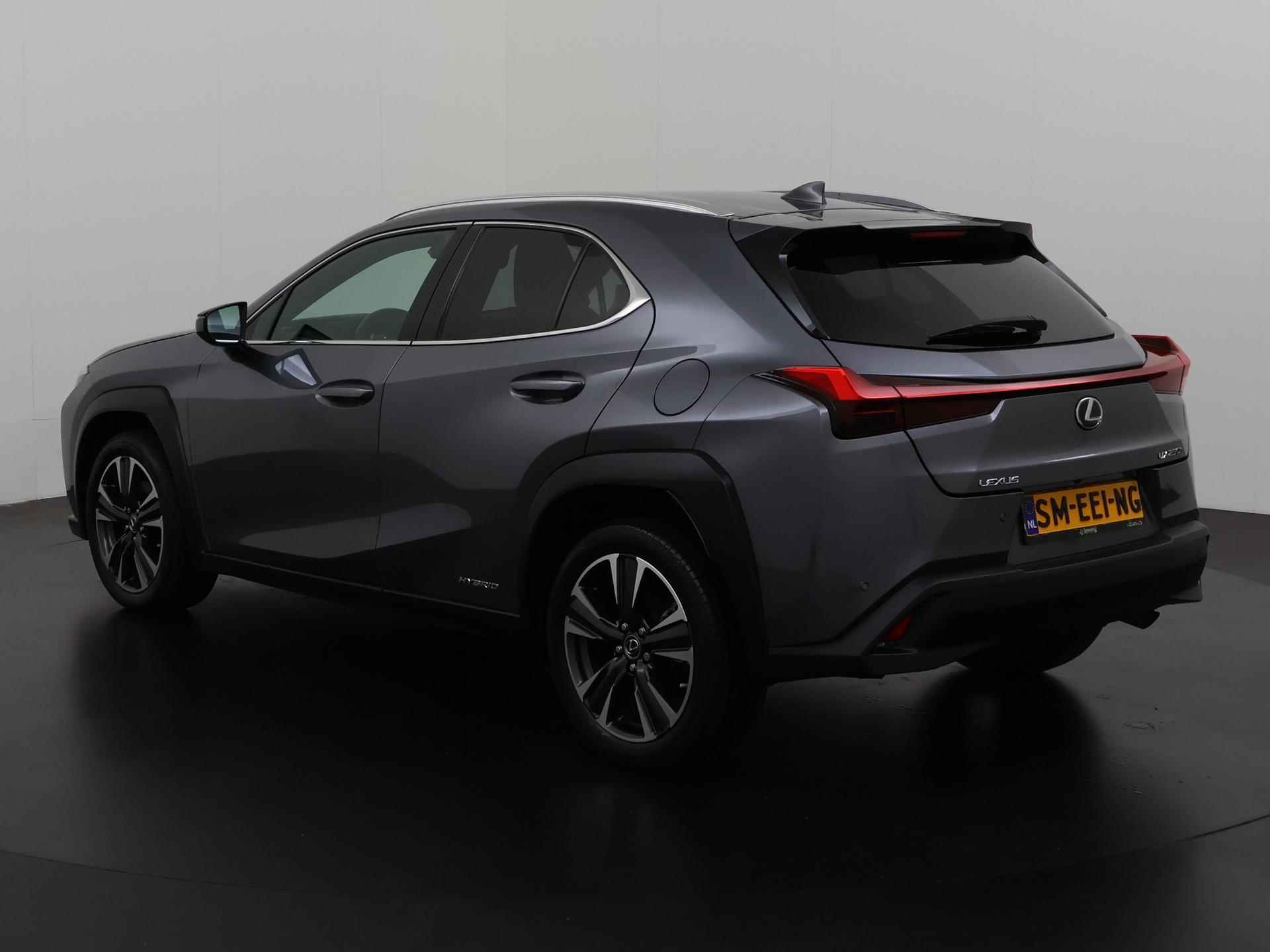 Lexus UX 250h Comfort Line | Camera | Adapt Cruise | Carplay | Zondag Open! - 6/34