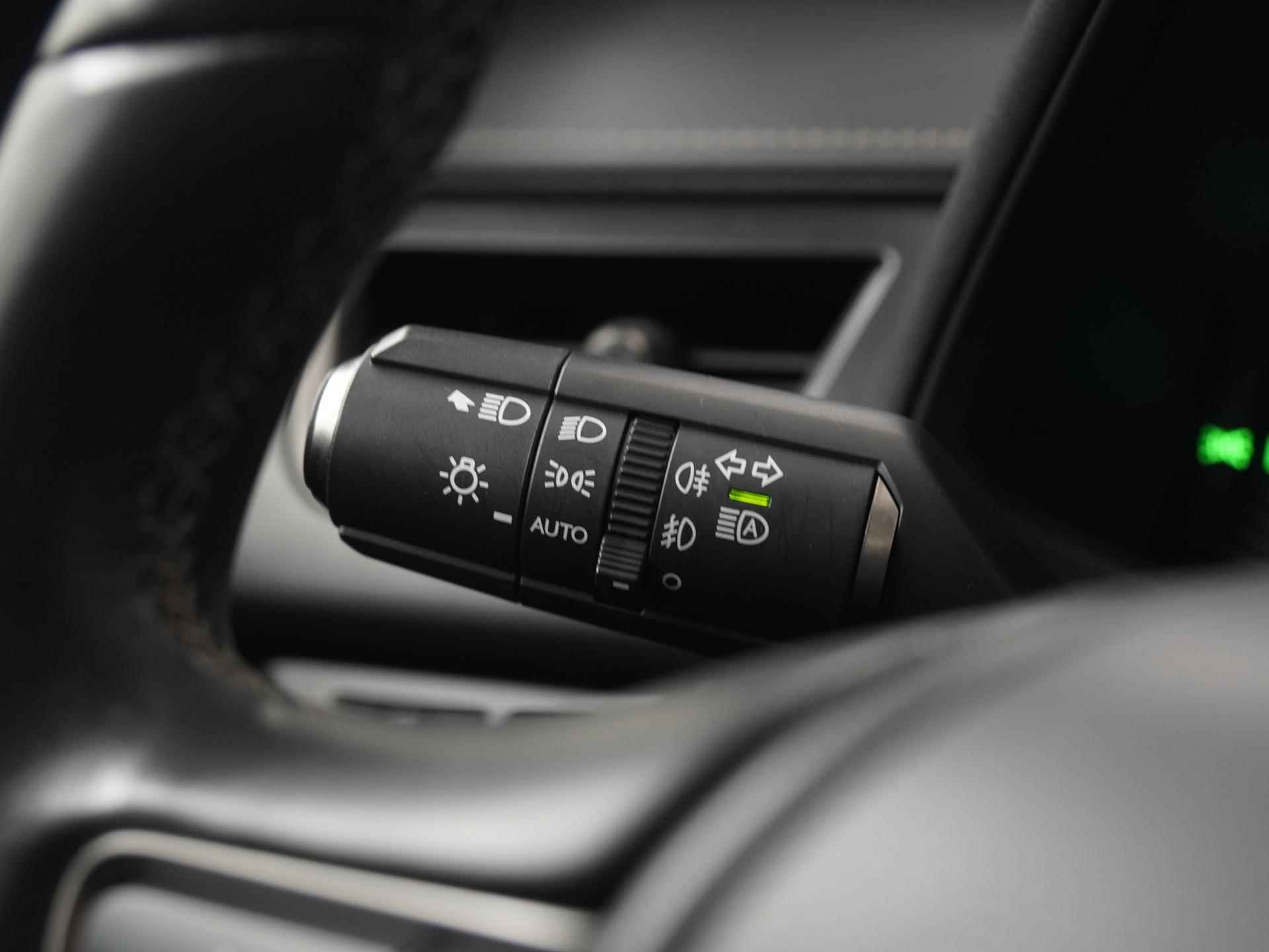 Lexus UX 250h Comfort Line | Camera | Adapt Cruise | Carplay | Zondag Open! - 26/34