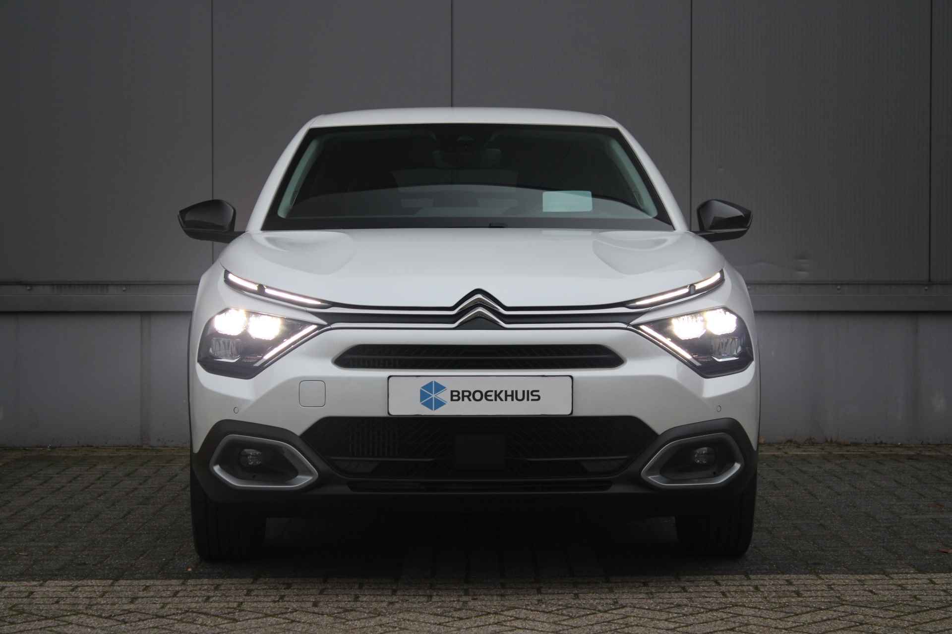 Citroën C4 1.2 Puretech 130-PK Max PARKEERCAMERA | NAVI | CLIMA | COMFORT STOELEN | HEAD-UP DISPLAY - 9/32