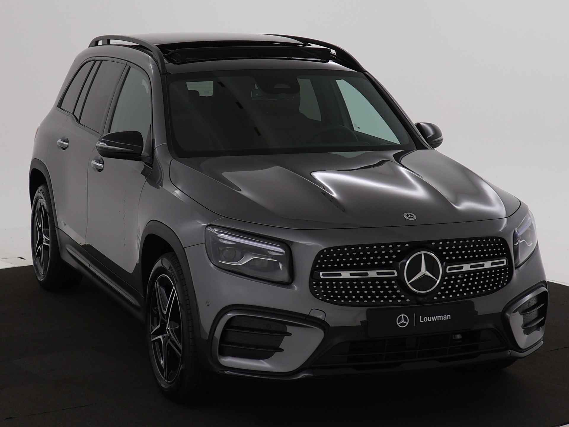 Mercedes-Benz GLB 180 Star Edition AMG Line 7p | Nightpakket | Trekhaak | Keyless-Go comfortpakket | EASY PACK achterklep | GUARD 360 ° Vehicle protection Plus | Winter pakket | Parkeerpakket met achteruitrijcamera - 23/44