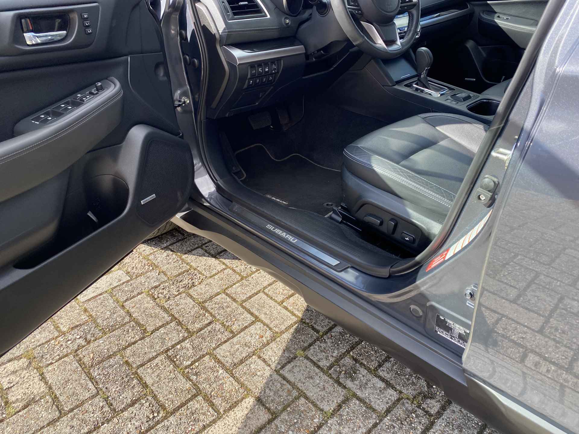 Subaru Outback 2.5i Premium AWD AUT. | 1e eigenaar | dealer onderhouden | eyesight | navigatie | schuifdak | leder interieur - 19/47