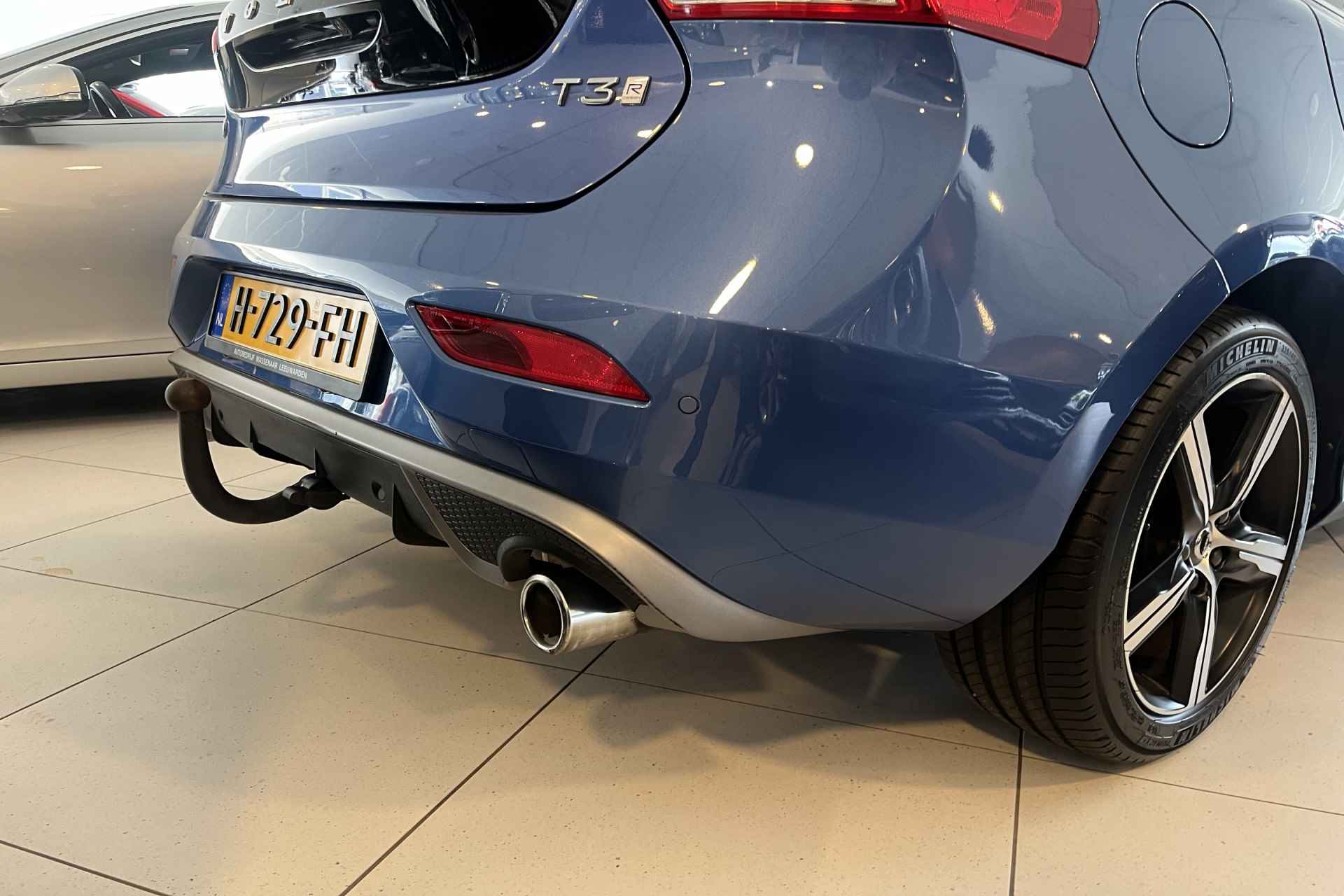 Volvo V40 T3 Polar+ Sport Automaat | Rijklaarprijs | Harman Kardon | Pano dak | Trekhaak - 42/46