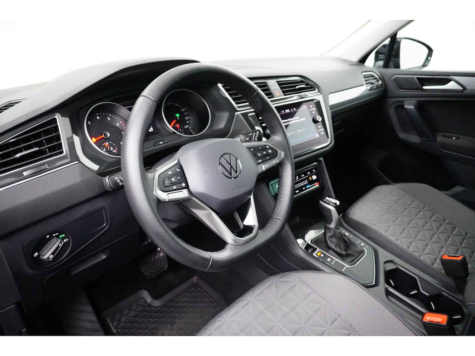 Volkswagen Tiguan 1.5 TSI 150 pk Life 7-DSG | Trekhaak wegklapbaar | Achteruitrijcamera | Cruise control adaptief | - 13/32