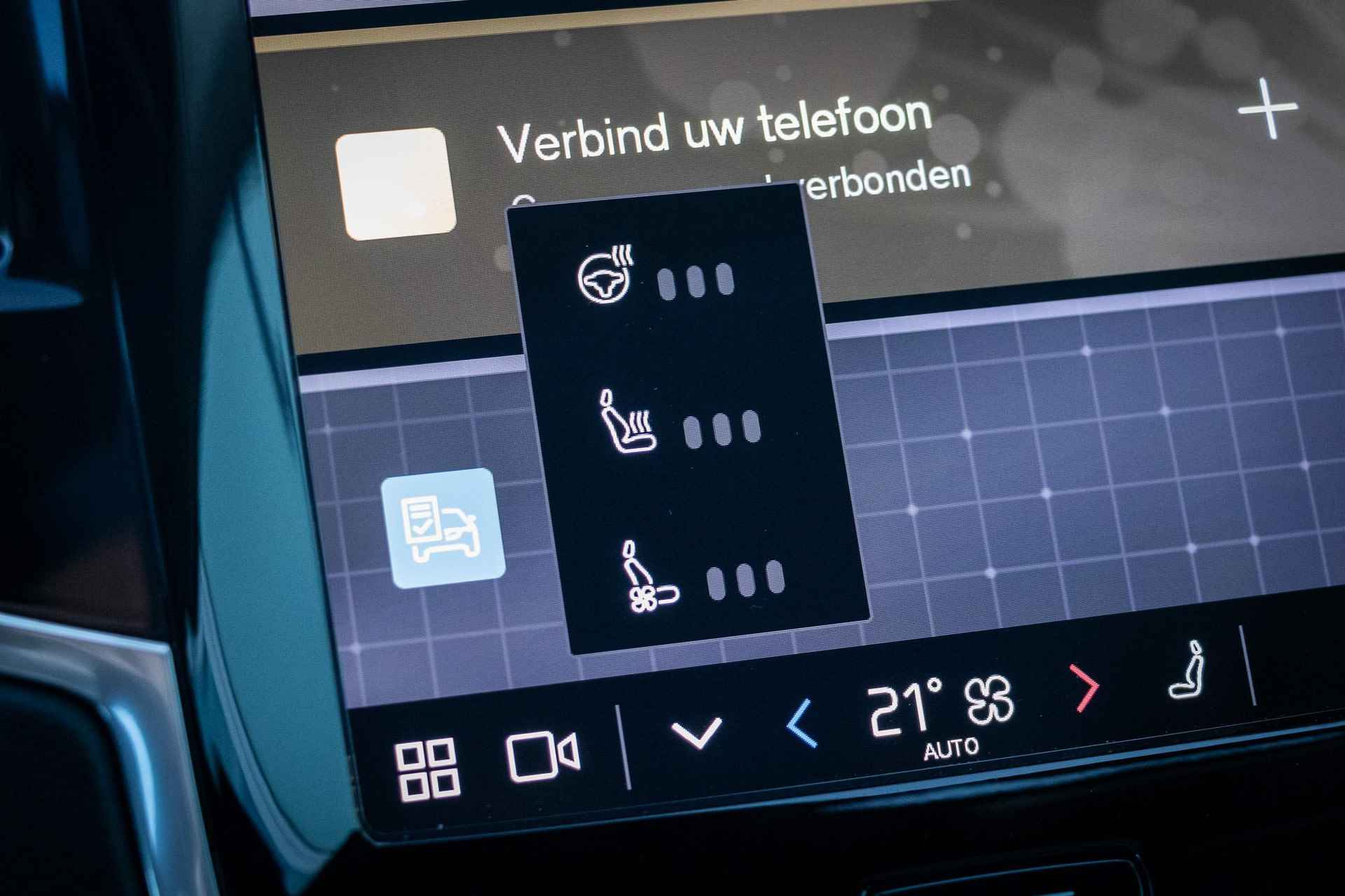 Volvo XC90 T8 Plug-in hybrid AWD Ultra Dark | Luchtvering | Bowers & Wilkins high-end audio | Massagestoelen | 22 Inch | 360 Graden camera | Adaptieve Cruise Control - 25/31