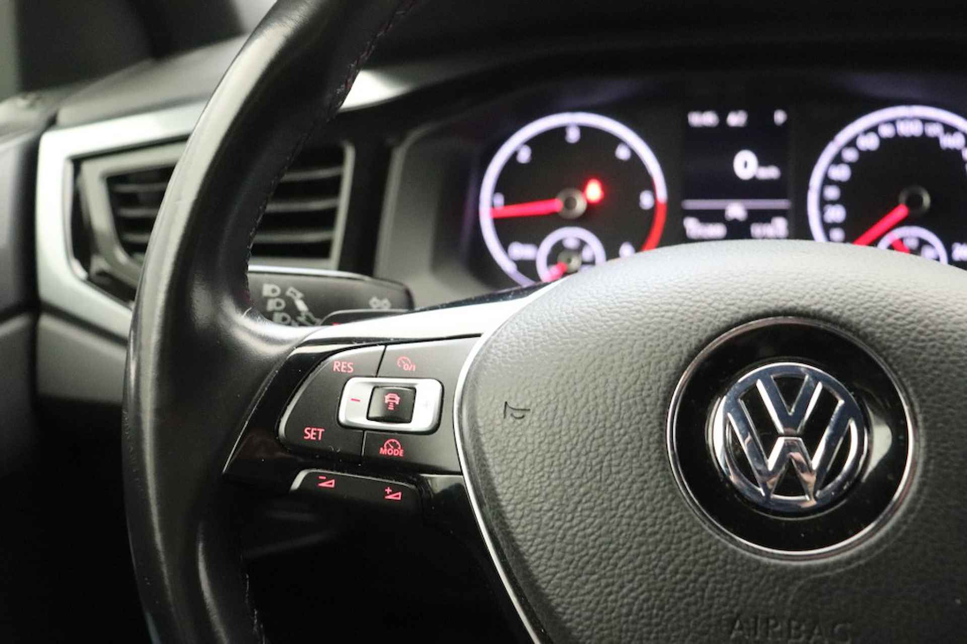 VOLKSWAGEN Polo 1.6 TDI Comfortline Automaat - Carplay, Half Leer - 20/28