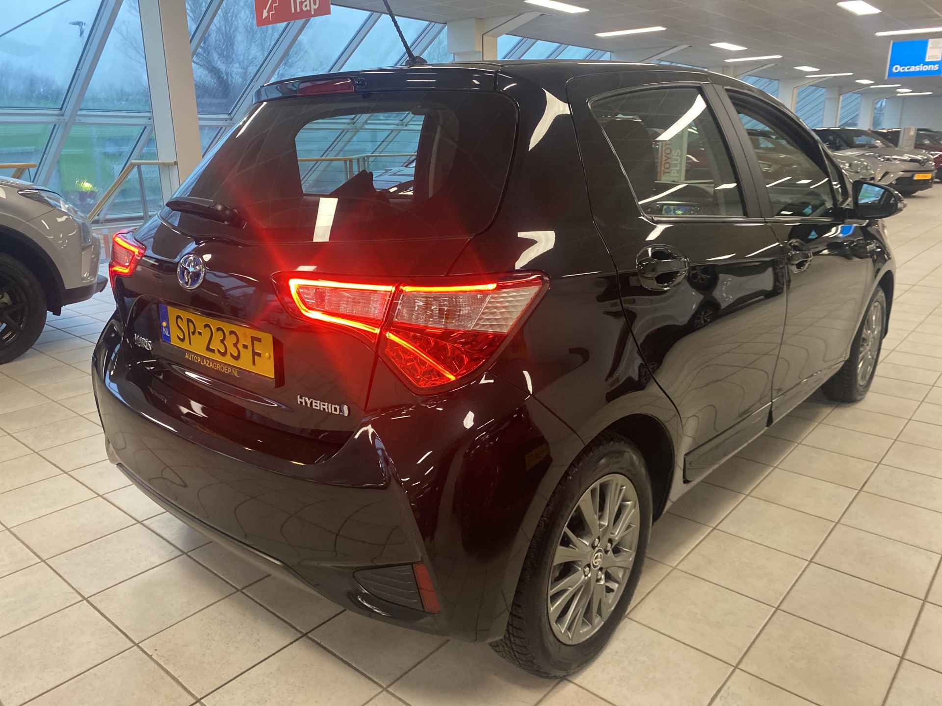 Toyota Yaris 1.5 Hybrid Design - 4/27