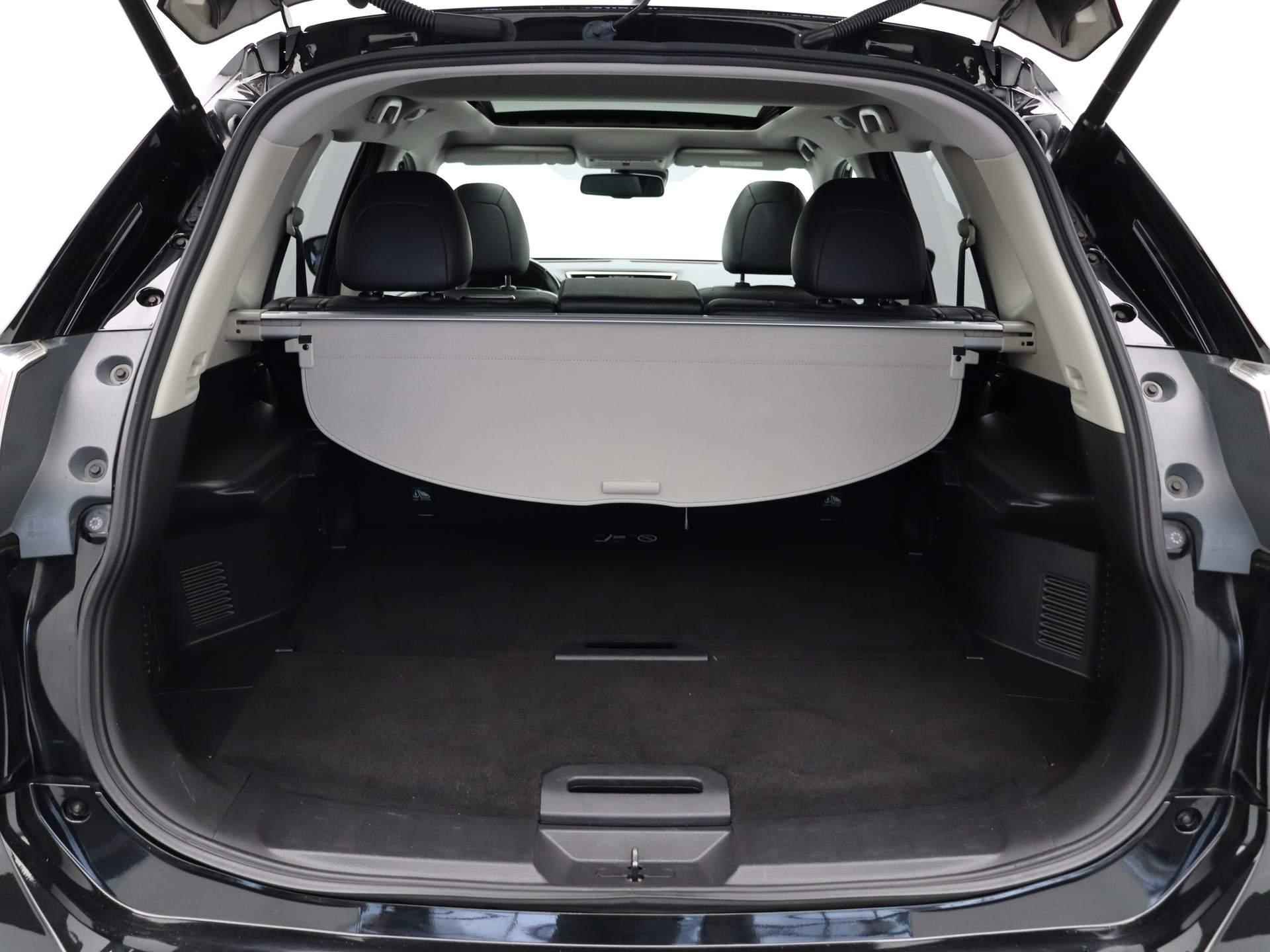 Nissan X-Trail 160pk DIG-T Tekna | Trekhaak 1800kg geremd | Panoramadak | Keyless Entry | Navigatie | Parkeersensoren voor en achter met Achteruitrijcamera | - 15/49