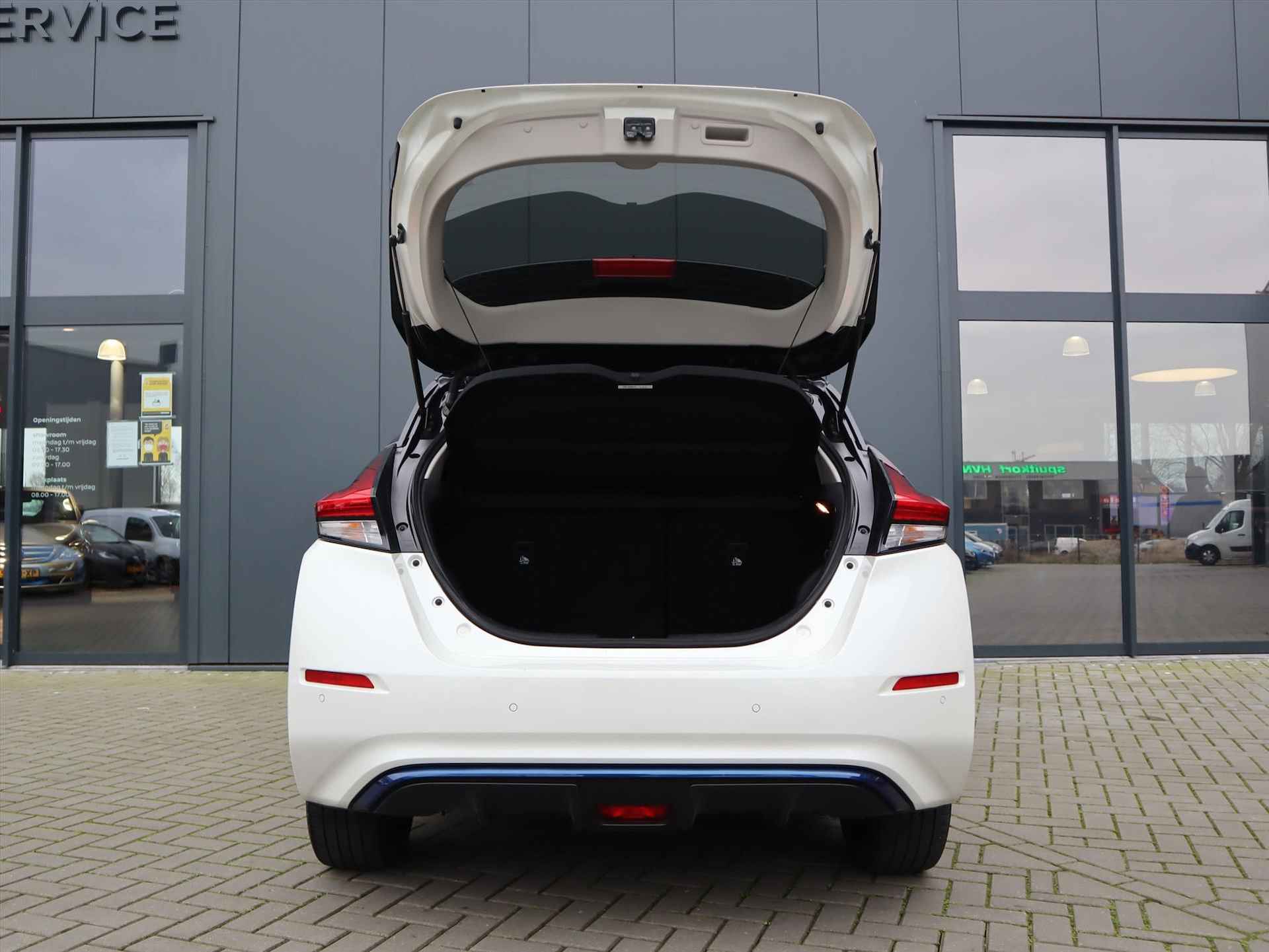 Nissan Leaf Electric e+ 62kWh Tekna Two Tone | Navi | 4% bijtelling| Climate | Pro Pilot | Leder/Suede | LED | 360 AVM | BOSE | Stoel/Stuurverwarming | Apple carplay/Android auto | Keyless Entry | - 5/39