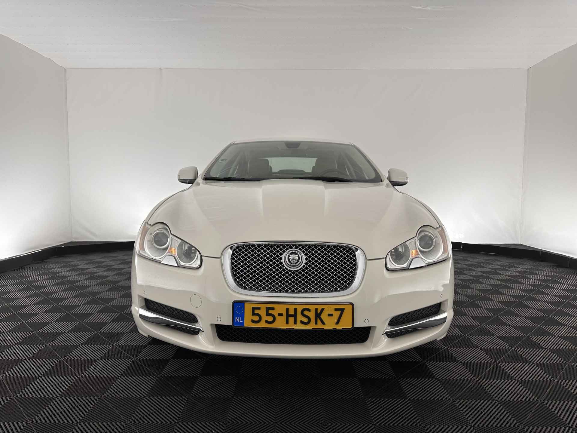 Jaguar XF 2.7D V6 Luxury Aut. *NAVI-FULLMAP | BI-XENON | FULL-LEATHER | MEMORY-PACK | CAMERA | ECC | SHIFT-PADDLES | PDC | KEYLESS | COMFORT-SEATS | 20''ALU* - 2/29