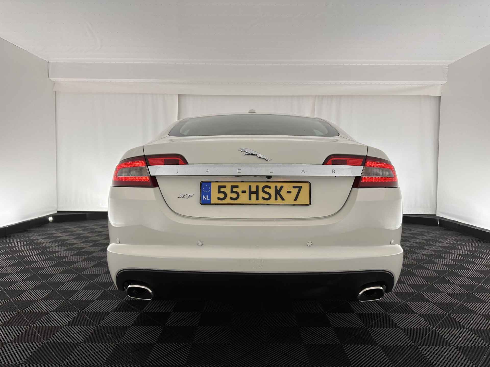 Jaguar XF 2.7D V6 Luxury Aut. *NAVI-FULLMAP | BI-XENON | FULL-LEATHER | MEMORY-PACK | CAMERA | ECC | SHIFT-PADDLES | PDC | KEYLESS | COMFORT-SEATS | 20''ALU* - 5/29