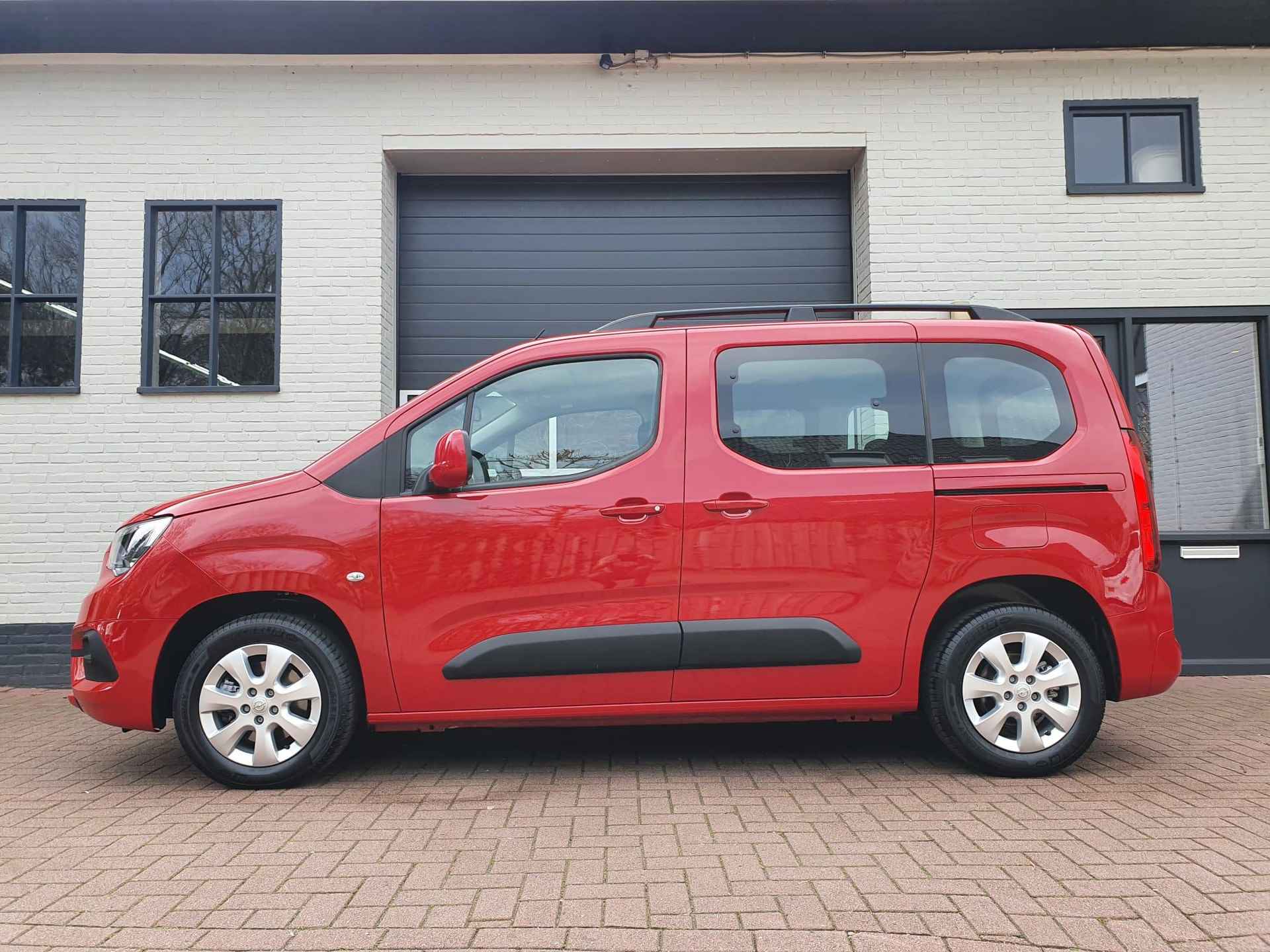 Opel Combo Life 1.2 Turbo L1H1 Edition Aut. NAVI / TREKHAAK - 2/24