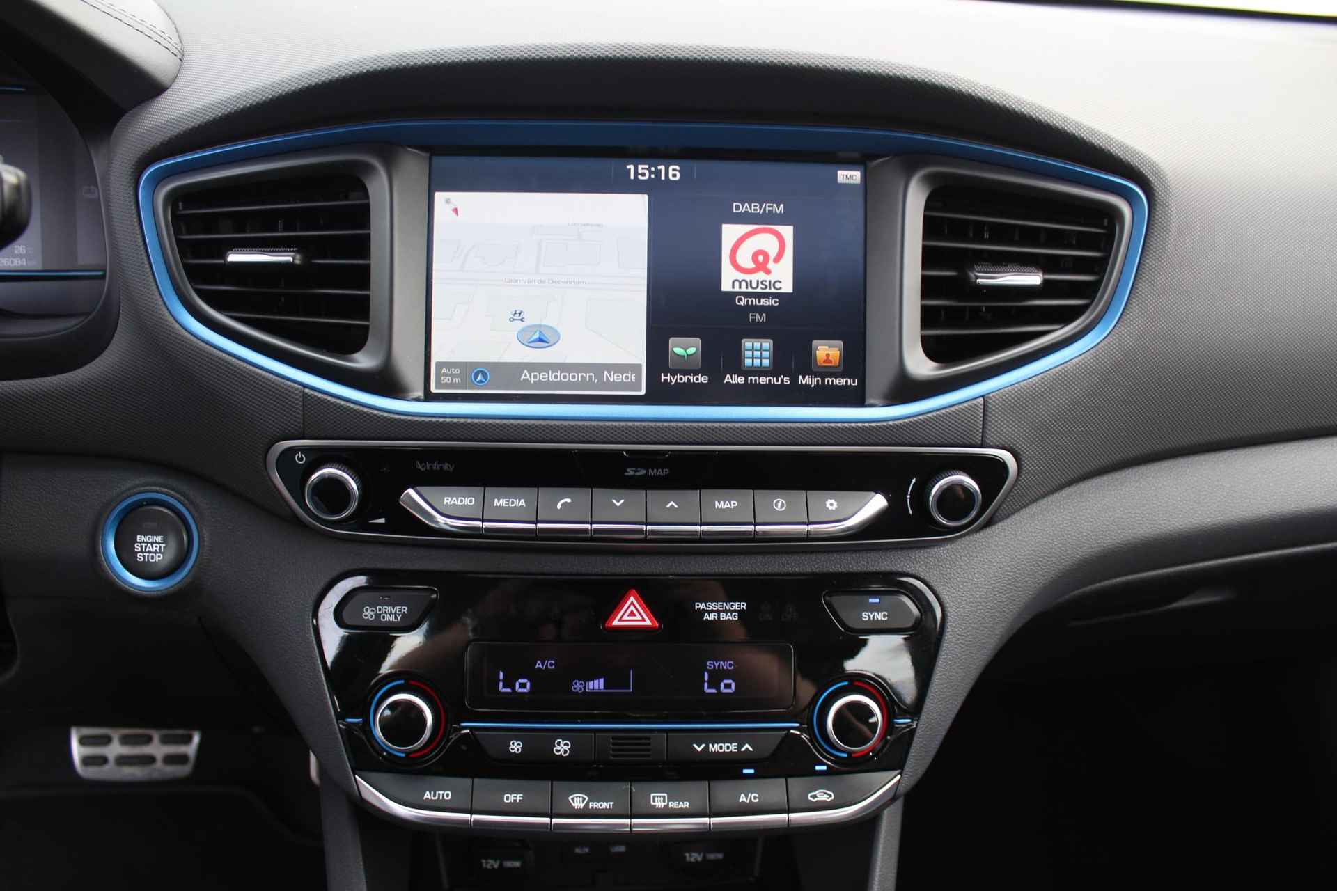 Hyundai IONIQ 1.6 GDi Premium / Elektrisch Schuif-/Kanteldak / Navigatie + Apple Carplay/Android Auto / Climate Control / Cruise Control Adaptief / Keyless Entry & Start / - 25/49