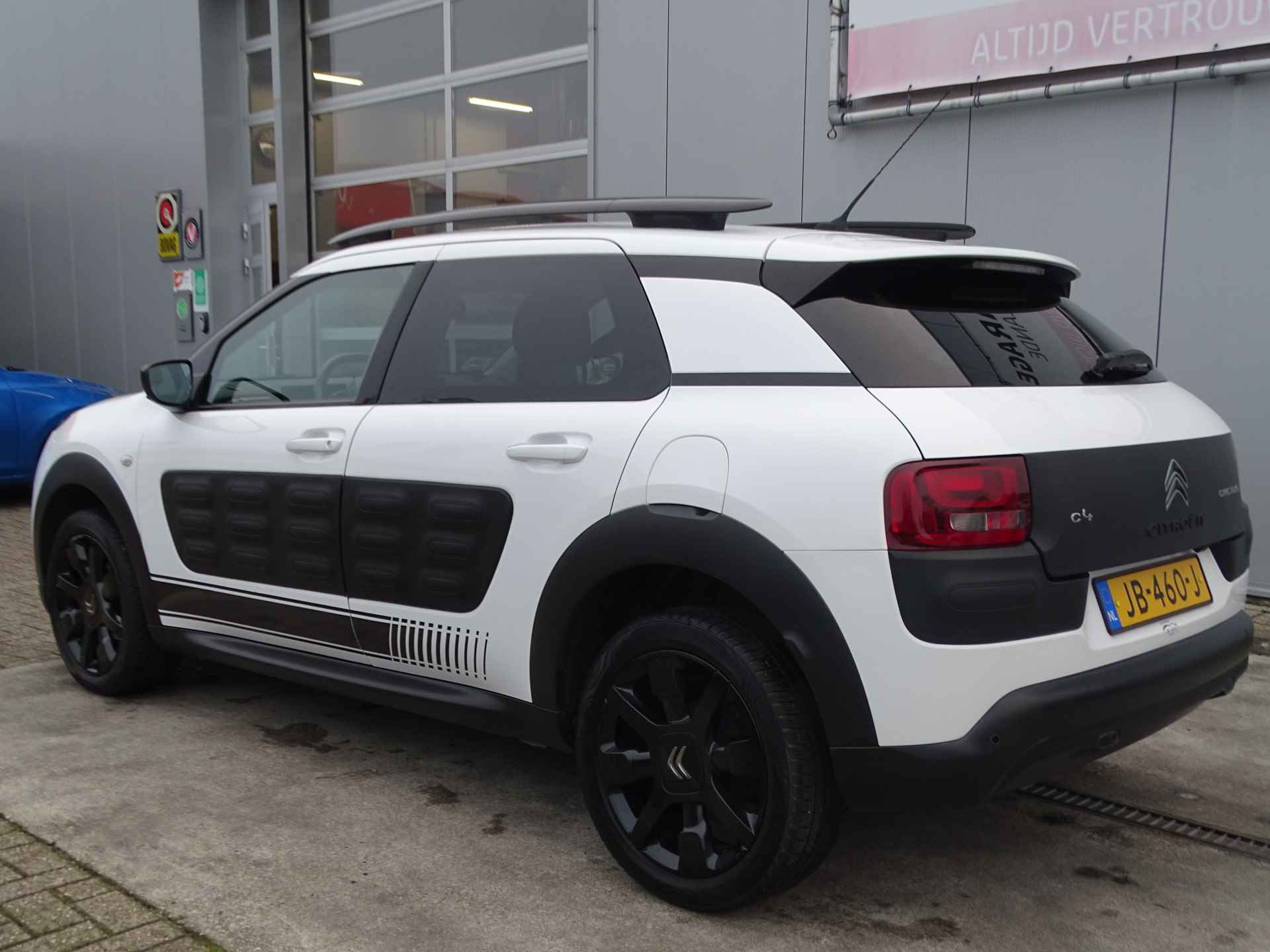 Citroën C4 Cactus 1.2 Shine, Cruise Control, Camera, Navi, PDC, NL/NAP! - 4/66