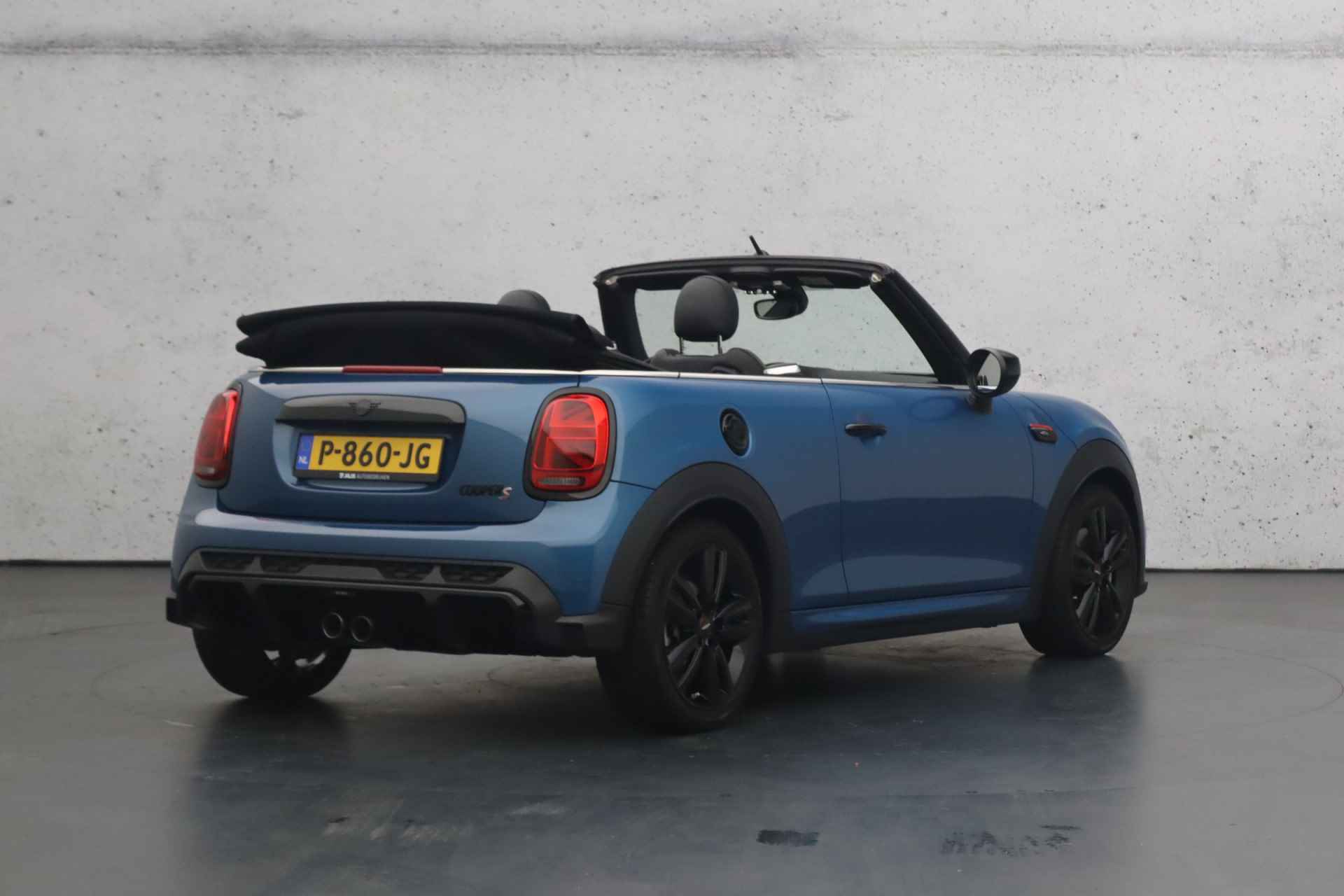 MINI Cabrio 2.0 Cooper S MINI Yours | Lage KM stand | Open dak | Lederen bekleding | LED verlichting | Camera - 24/30