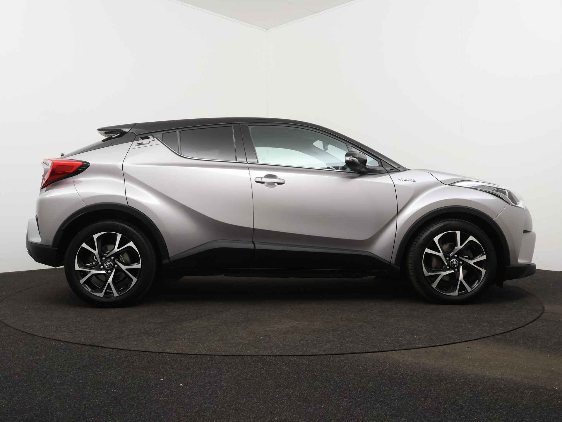 Toyota C-HR 1.8 Hybrid Dynamic Bi-Tone Limited | Camera | Climate Control | LM velgen | Stoelverwarming | - 16/43