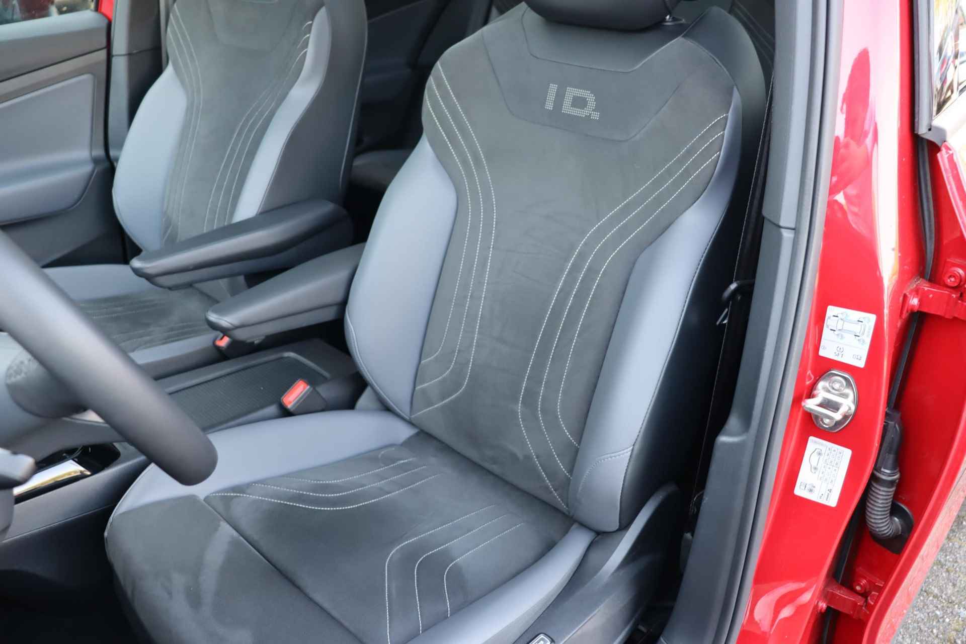 Volkswagen ID.4 Pro 77 kWh / Panorama / Memory / Elektrische stoel - 12/39