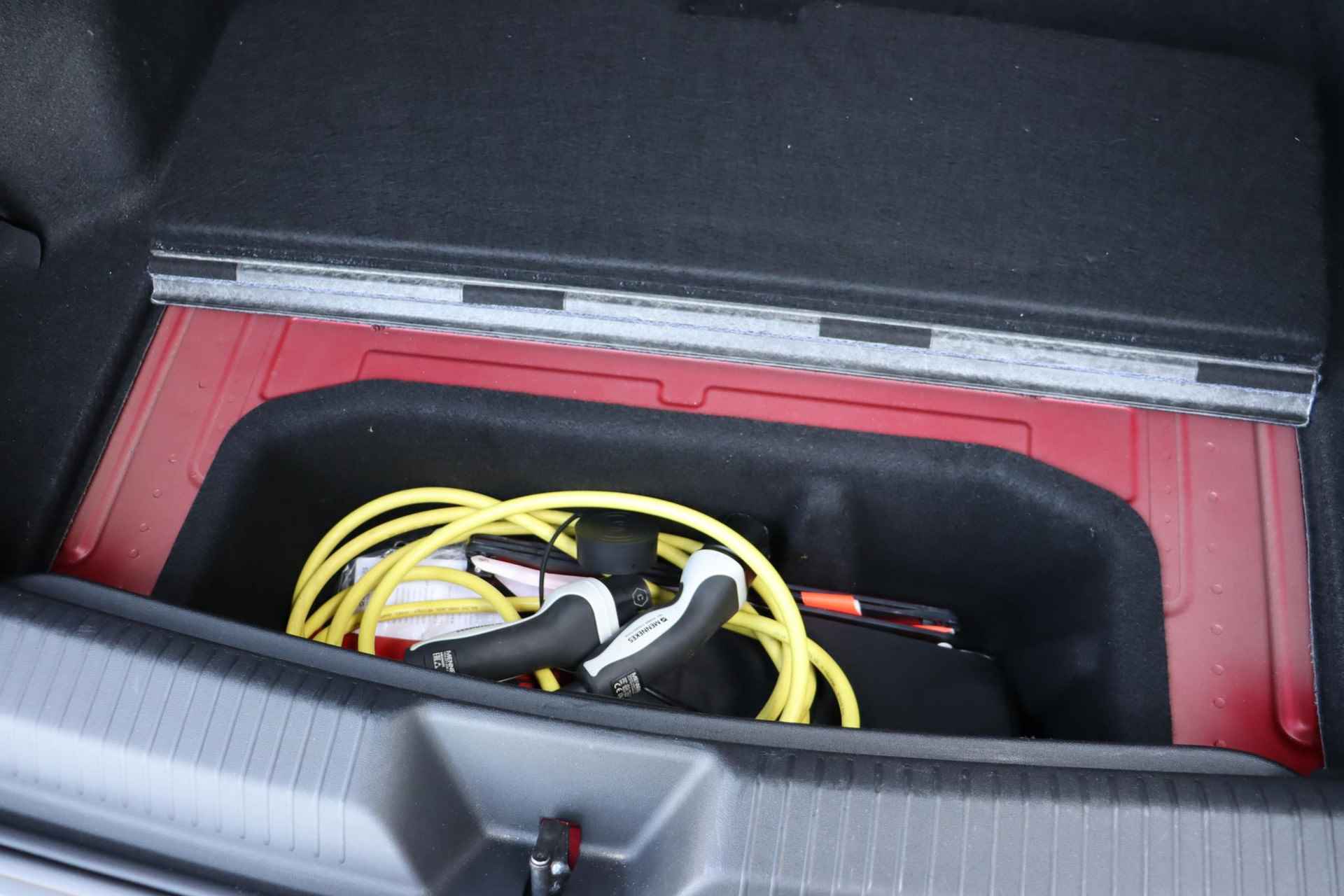 Volkswagen ID.4 Pro 77 kWh / Panorama / Memory / Elektrische stoel - 32/39
