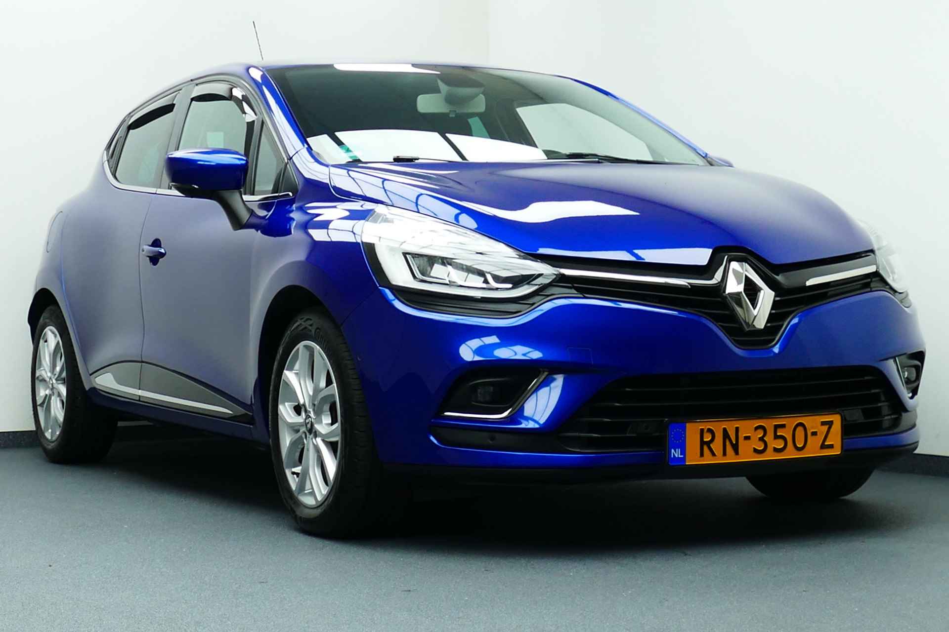 Renault Clio 1.2 120pk TCe Intens. Navi, Camera, Clima, Cruise, Led Koplampen, 16"LMV - 2/37