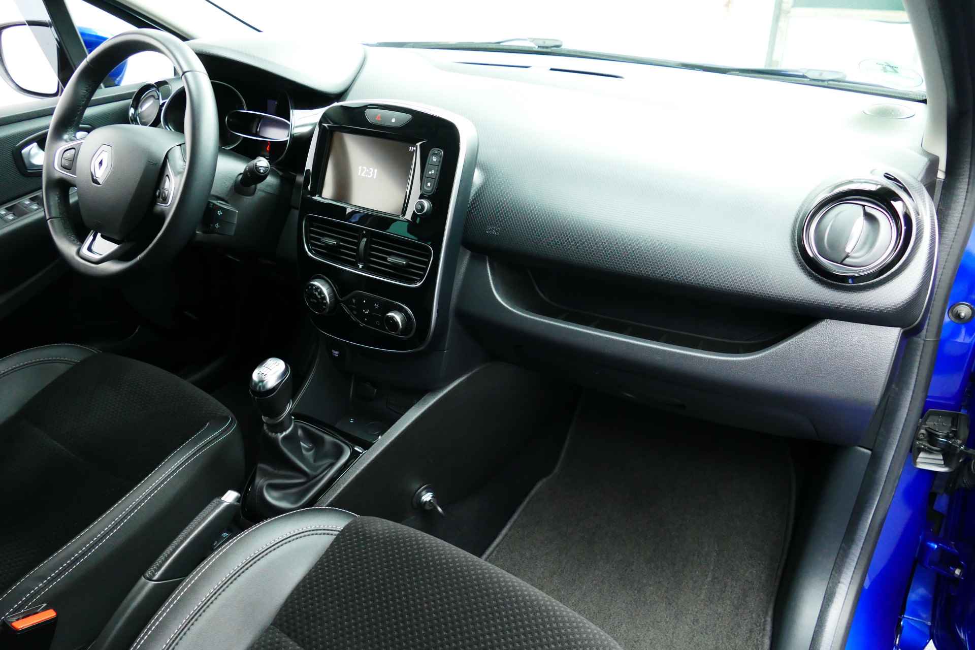 Renault Clio 1.2 120pk TCe Intens. Navi, Camera, Clima, Cruise, Led Koplampen, 16"LMV - 6/37