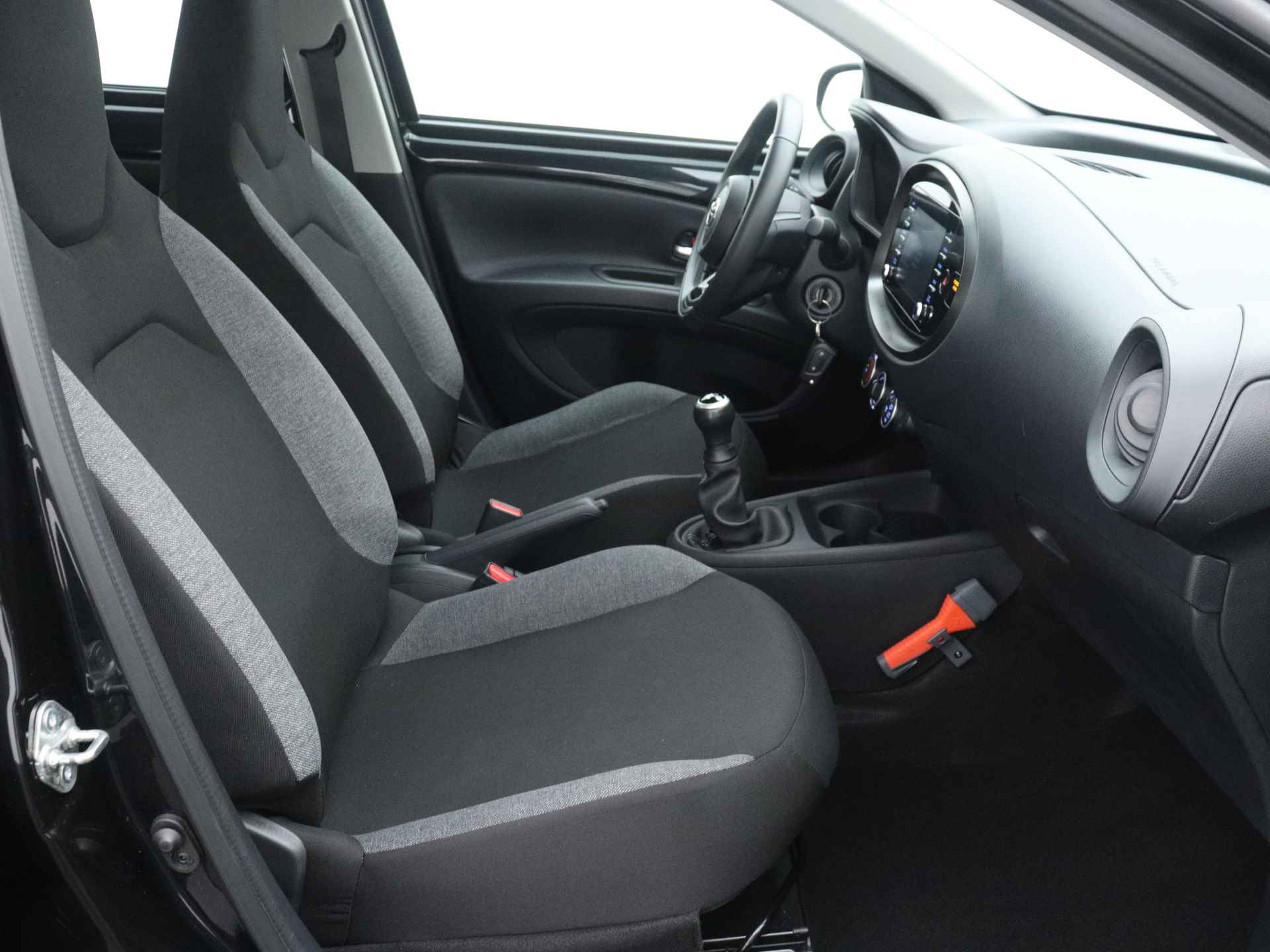 Toyota Aygo X 1.0 VVT-i MT play | Bluetooth | Achteruitrijcamera | Cruise control | - 31/41