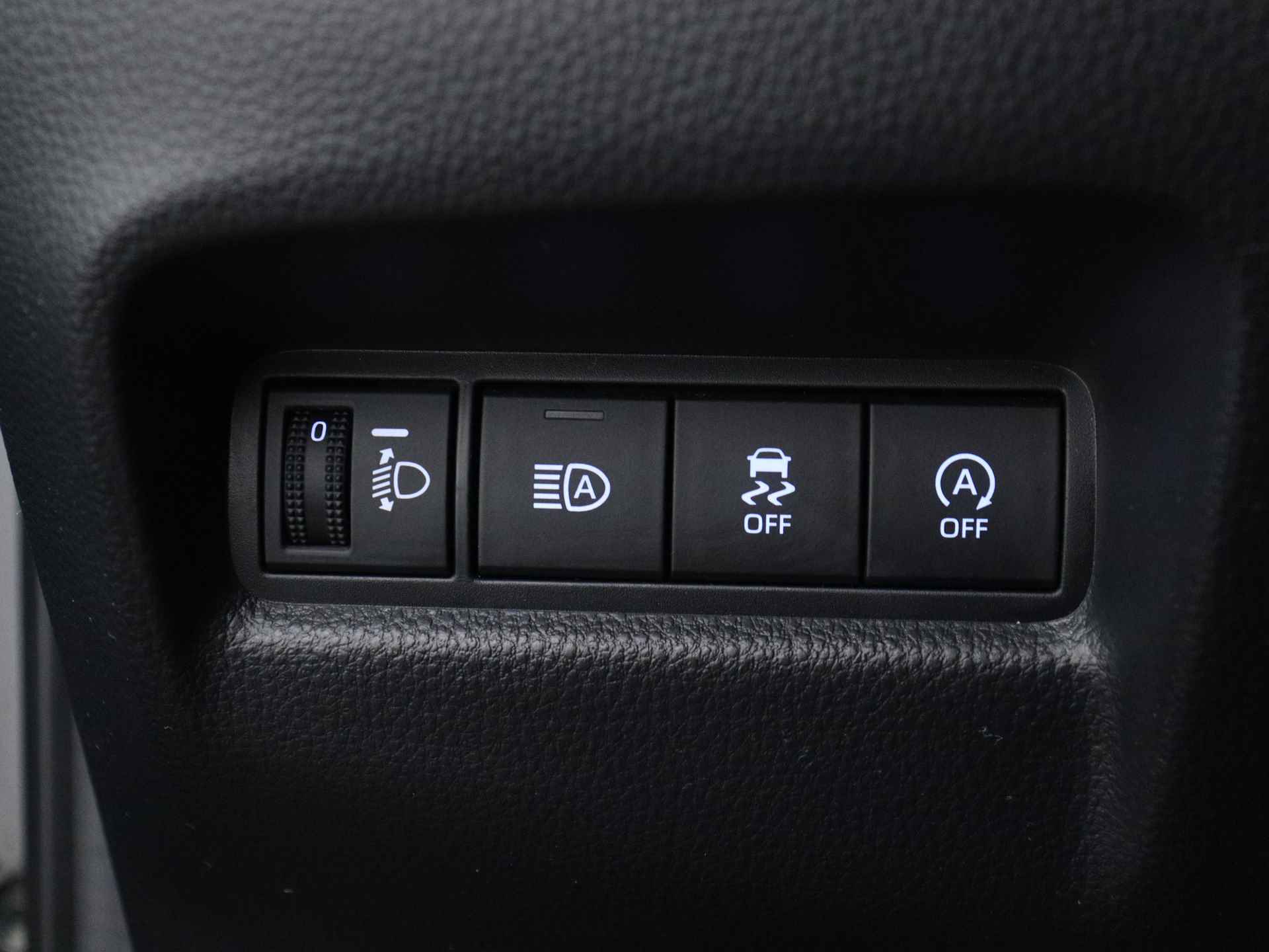 Toyota Aygo X 1.0 VVT-i MT play | Bluetooth | Achteruitrijcamera | Cruise control | - 34/41