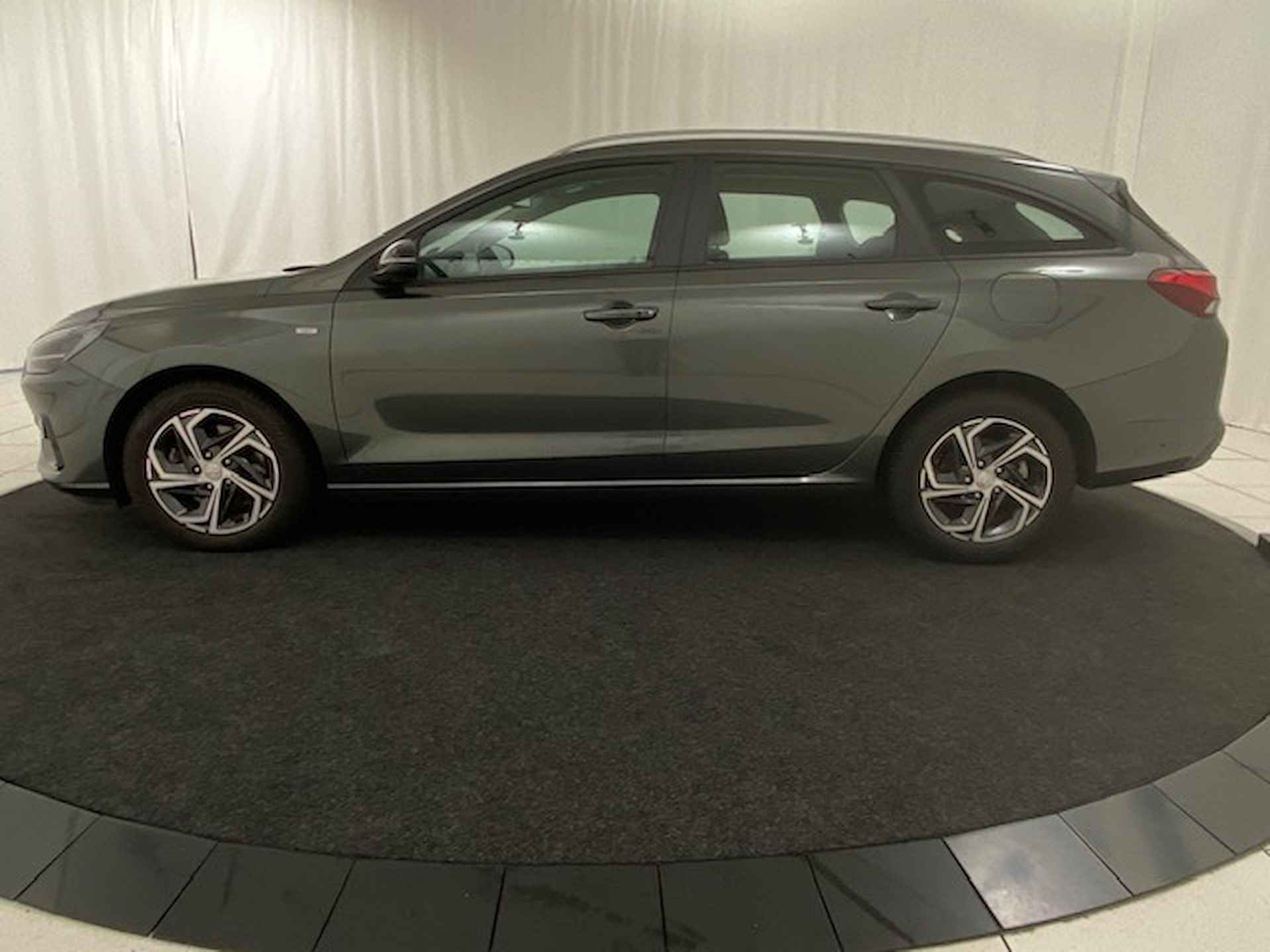 Hyundai I30 Wagon 1.0 T-GDI 120pk Comfort Smart Park Plot | camera | Apple CarPlay - 2/36