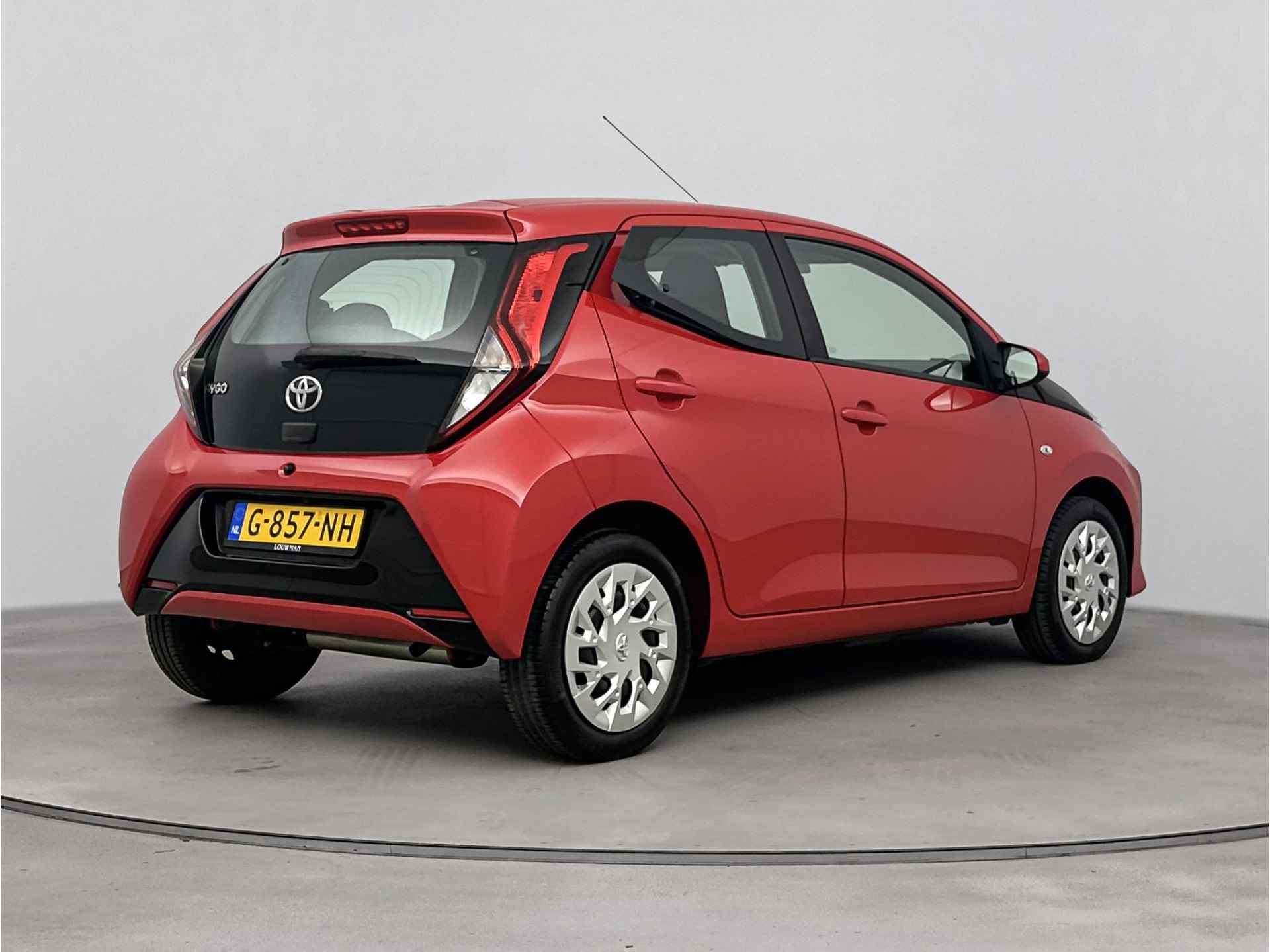 Toyota Aygo 1.0 VVT-i x-play | Airco | Centrale deurvergrendeling met afstandsbediening | - 3/39