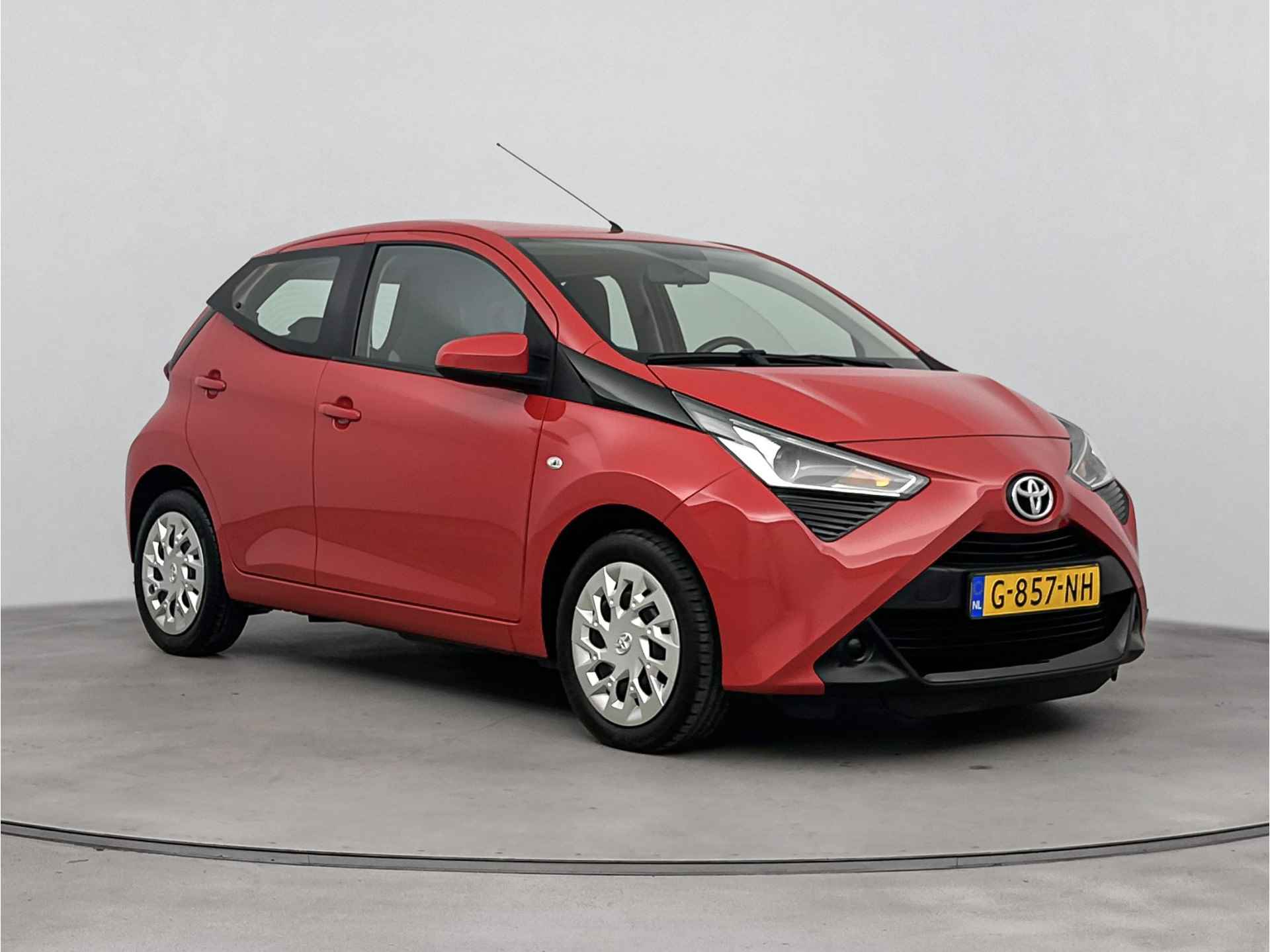 Toyota Aygo 1.0 VVT-i x-play | Airco | Centrale deurvergrendeling met afstandsbediening | - 27/39