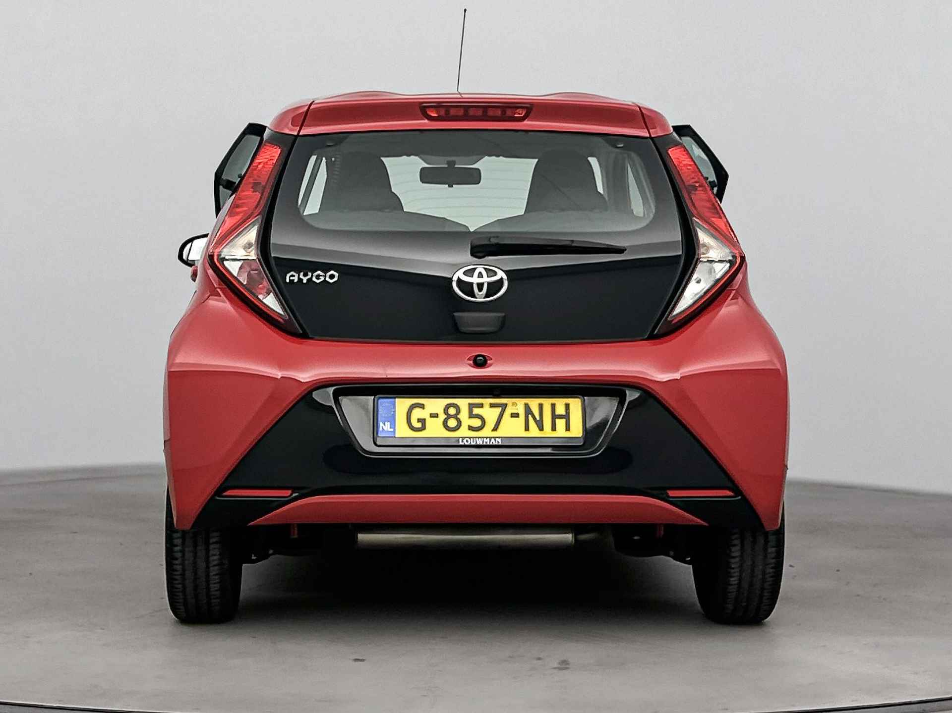 Toyota Aygo 1.0 VVT-i x-play | Airco | Centrale deurvergrendeling met afstandsbediening | - 28/39