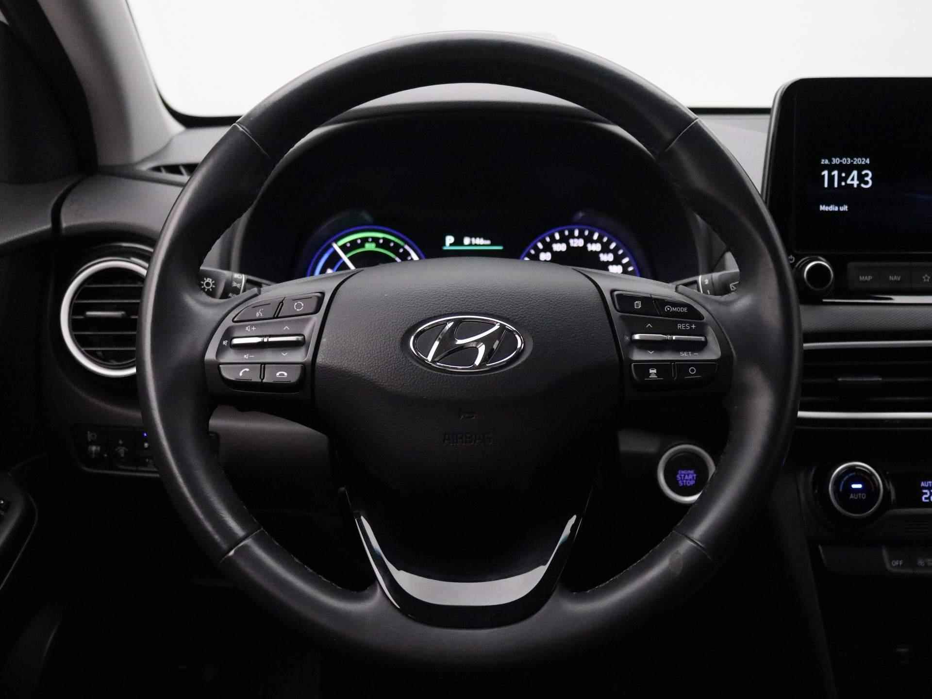 Hyundai Kona 1.6 GDI HEV Fashion AUTOMAAT / Navigatie / Trekhaak / HUD Display / Two-Tone lak / Adaptive Cruise Control / All seasonbanden / 1ste Eigenaar / Historie bekend / NL auto / - 8/65