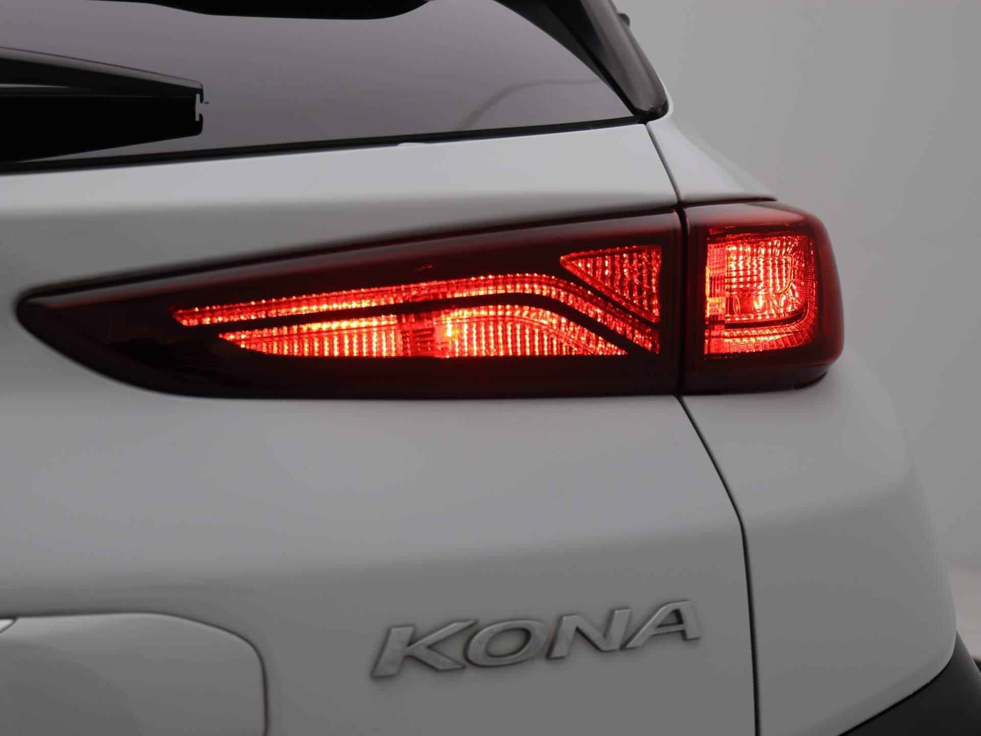 Hyundai Kona 1.6 GDI HEV Fashion AUTOMAAT / Navigatie / Trekhaak / HUD Display / Two-Tone lak / Adaptive Cruise Control / All seasonbanden / 1ste Eigenaar / Historie bekend / NL auto / - 57/65