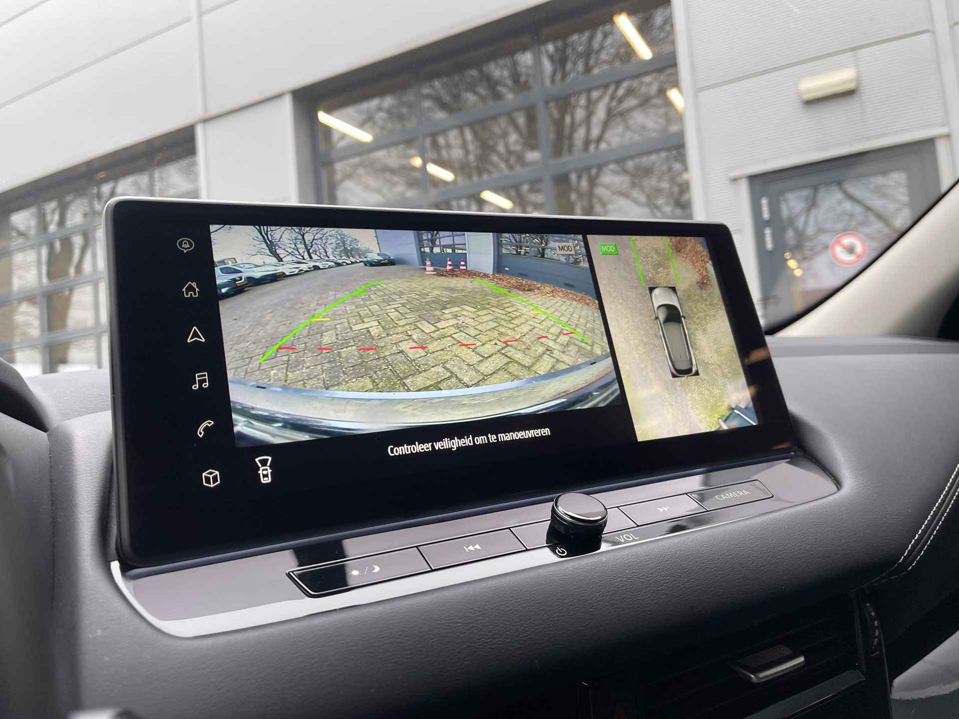 Nissan Qashqai 1.3 MHEV N-Connecta Chrome Pack | Trekhaak | 360° Camera | Adapt. Cruise Control | Navigatie | Apple Carplay/Android Auto | Rijklaarprijs! - 17/26