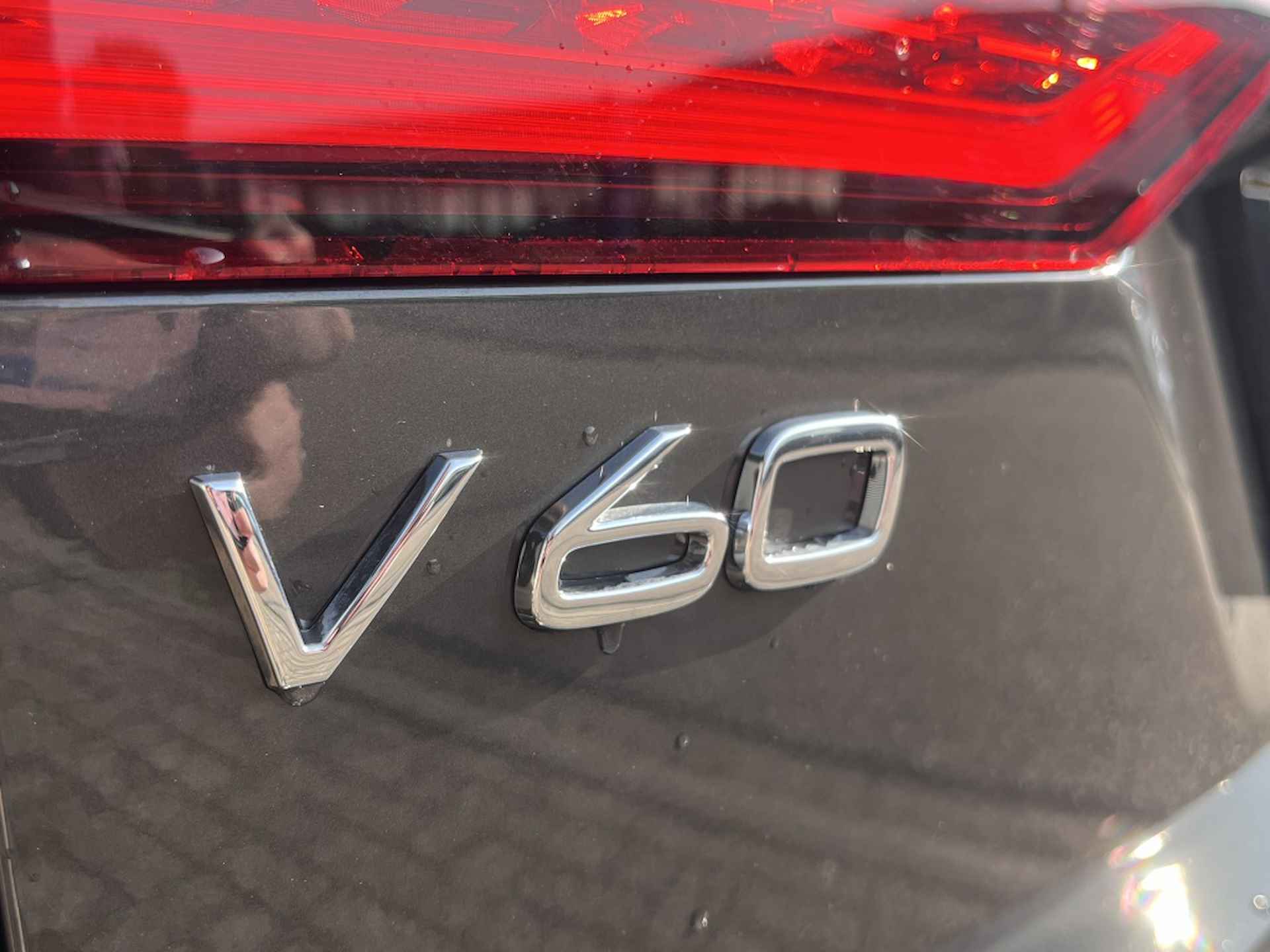 Volvo V60 2.0 B3 Essential | Trekhaak | Google Services | Stoel-/Stuurverw - 32/39