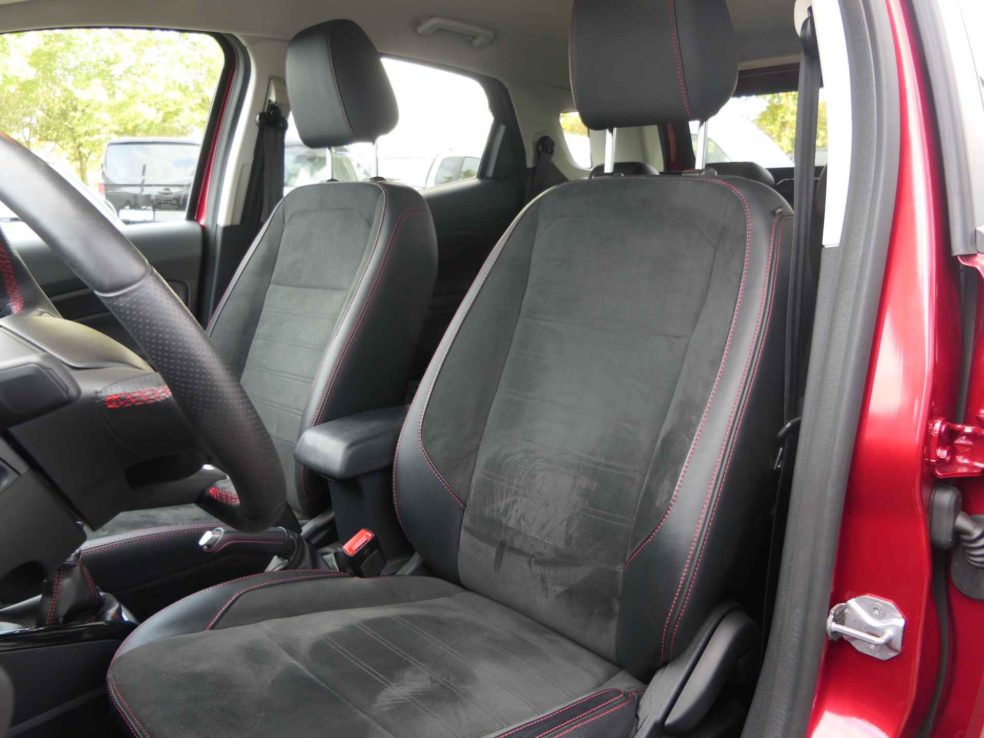 Ford EcoSport 1.0 EcoBoost ST-Line | Trekhaak | Winterpack | B&O Audio | Navigatie | Climate Control | Cruise Control - 12/35