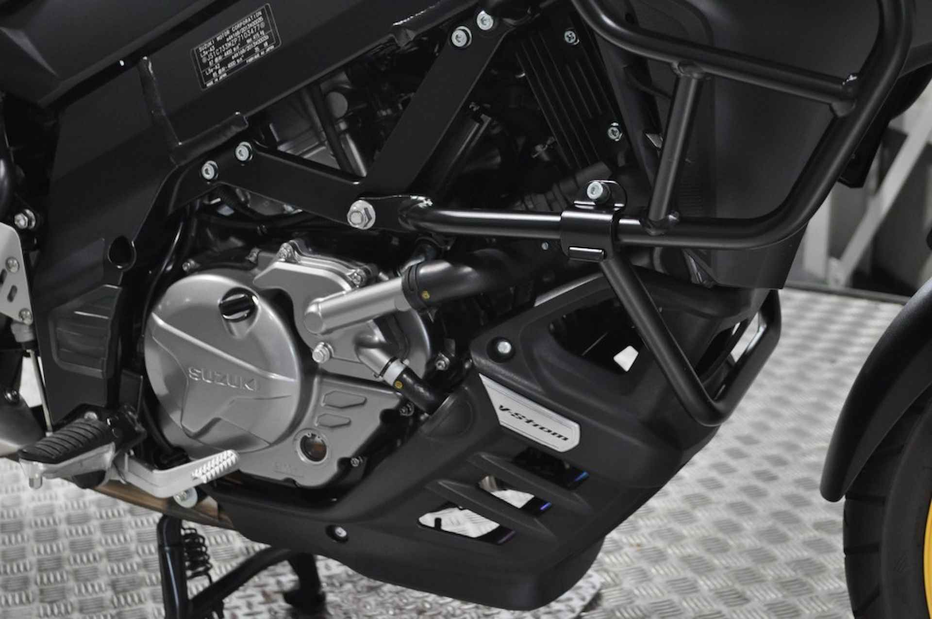 SUZUKI Dl 650 Xt   Abs V-STROM - 6/18