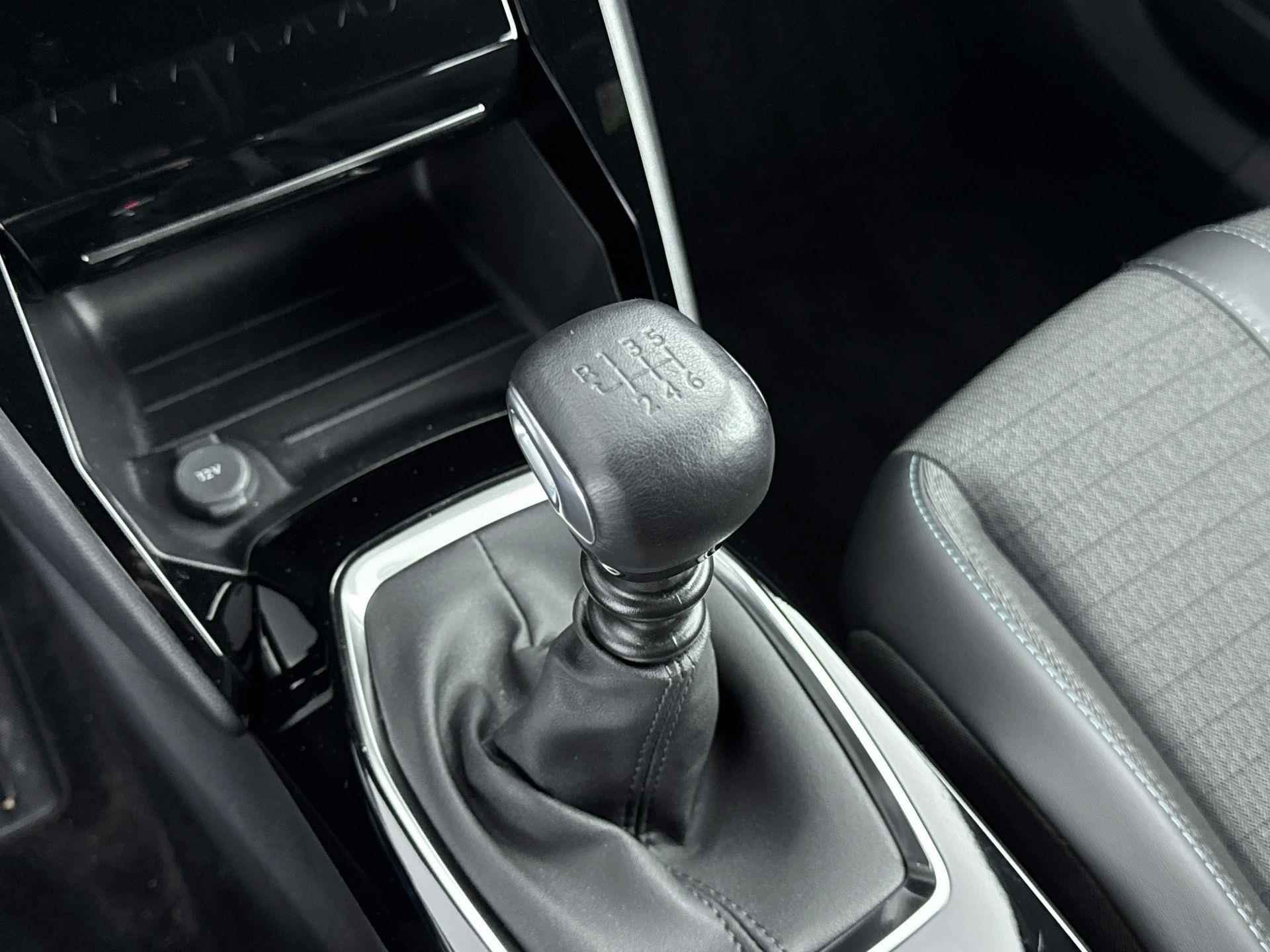 Peugeot 2008 SUV 1.2 100 pk Allure | Navigatie | Parkeersensoren | Led | - 21/35