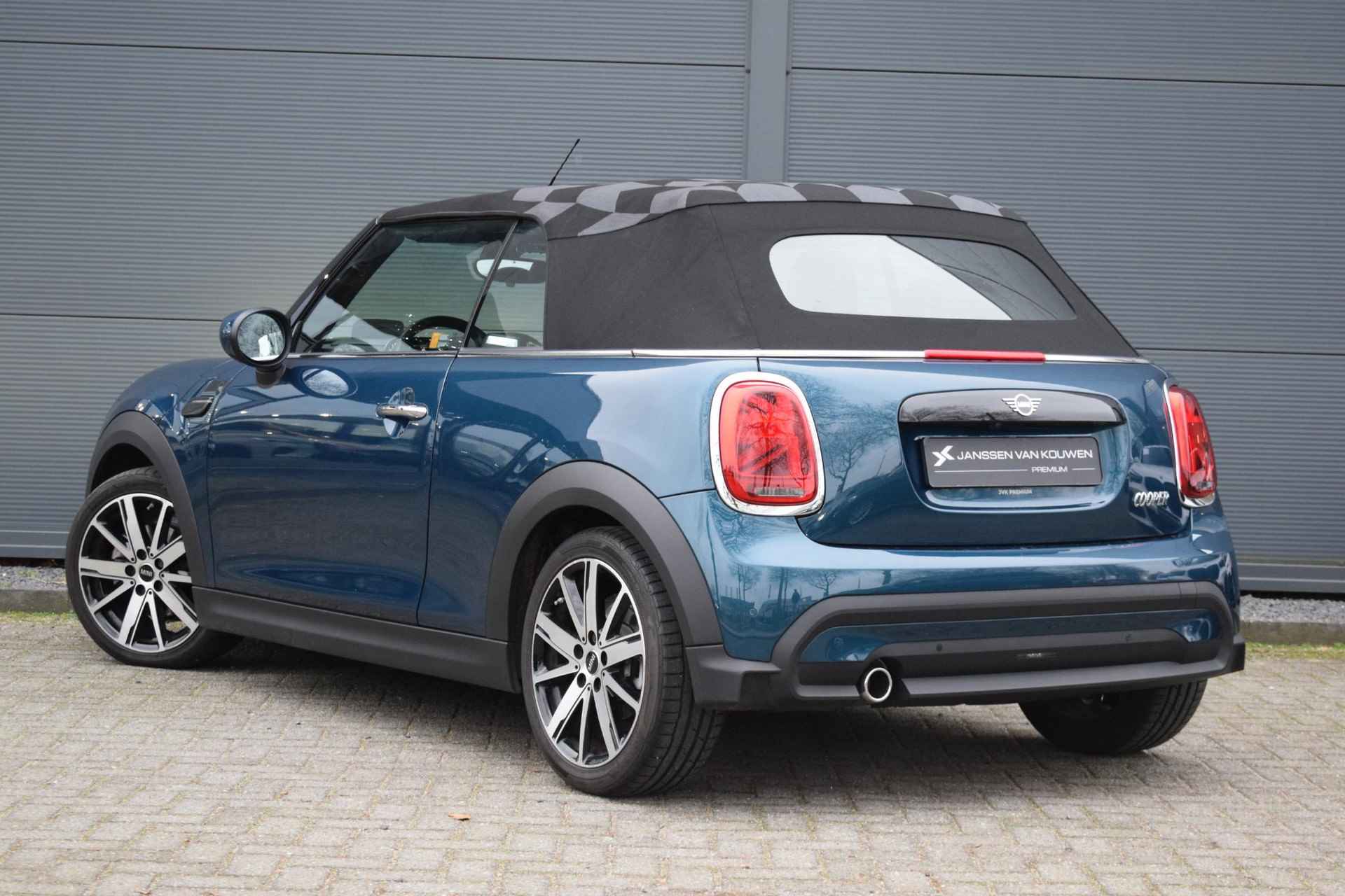 Mini Mini Cabrio 1.5 Cooper Sidewalk Edition / Leder / Apple Carplay / Stoelverwarming - 4/59