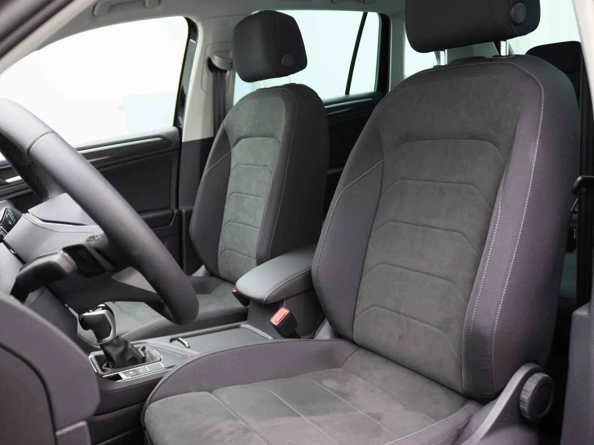 Volkswagen Tiguan 1.4 TSI eHybrid Elegance 245PK DSG Panoramadak, head-up, achteruitrijcamera, LED Matrix, easy open, winterpakket, ErgoActive stoelen, 18'' lichtmetaal - 5/50