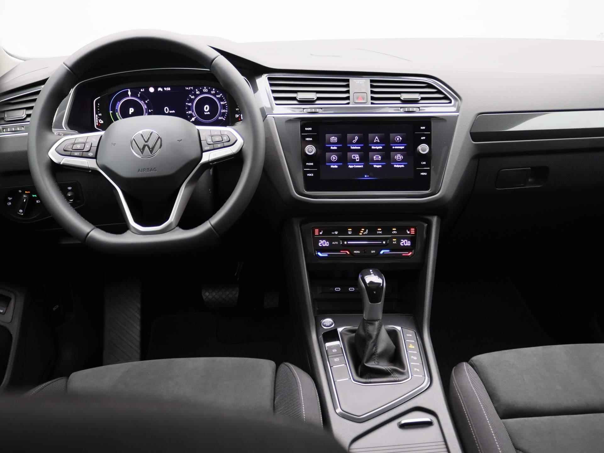 Volkswagen Tiguan 1.4 TSI eHybrid Elegance 245PK DSG Panoramadak, head-up, achteruitrijcamera, LED Matrix, easy open, winterpakket, ErgoActive stoelen, 18'' lichtmetaal - 17/50