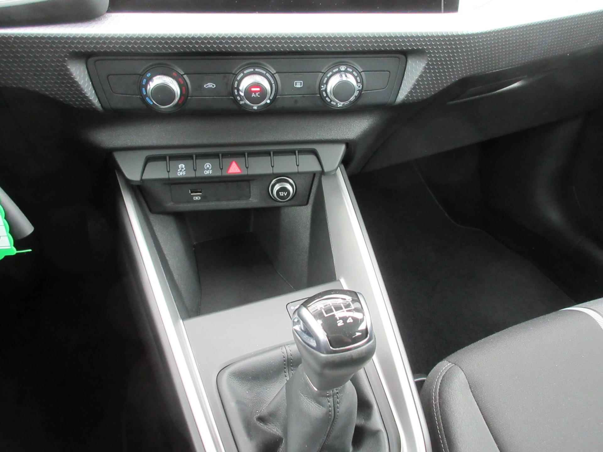 Audi A1 Sportback 25 TFSI / DigiDash / PDC - 22/25