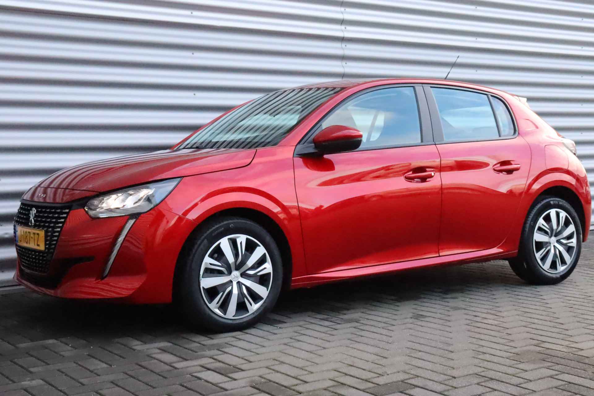 Peugeot 208 1.2 PURETECH 100PK ACTIVE / NAVI / CLIMA / LED / PDC / BLUETOOTH / CRUISECONTROL / NIEUWSTAAT !! - 6/34